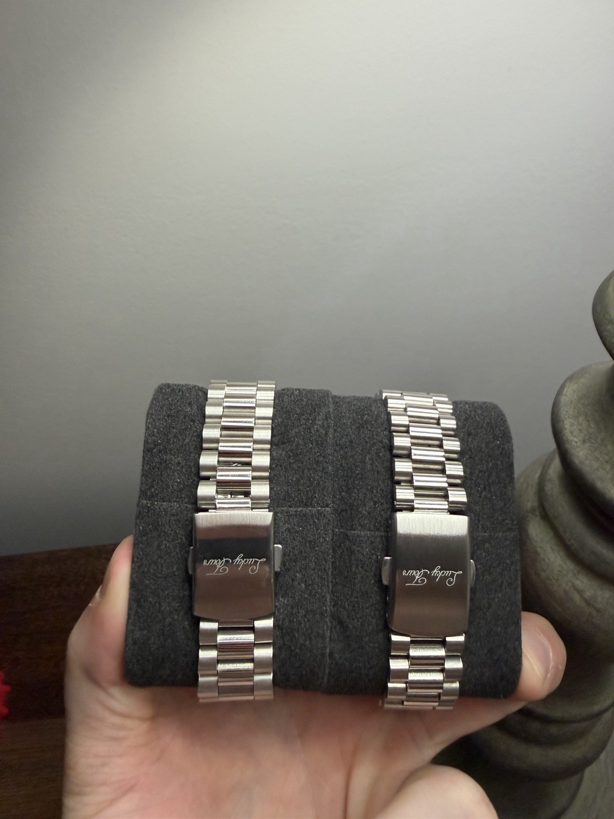 2 Lucky Four’s watches.
