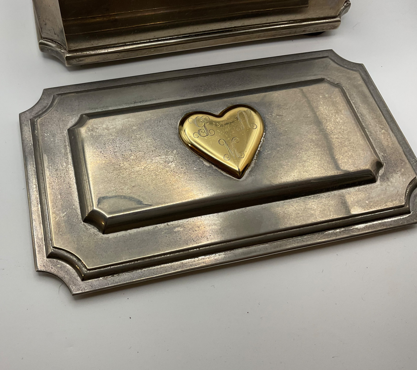 Lenox Williamsburg silver plated jewelry box with heart 7×4 1/4×2 1/2 inches