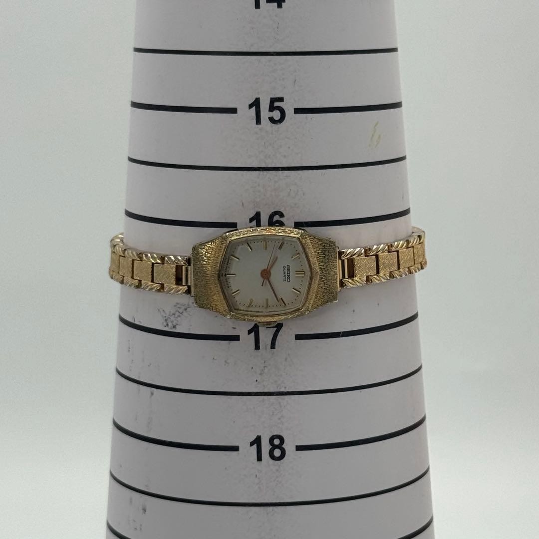 Excellent condition, fully functional SEIKO quartz watch with new battery and go