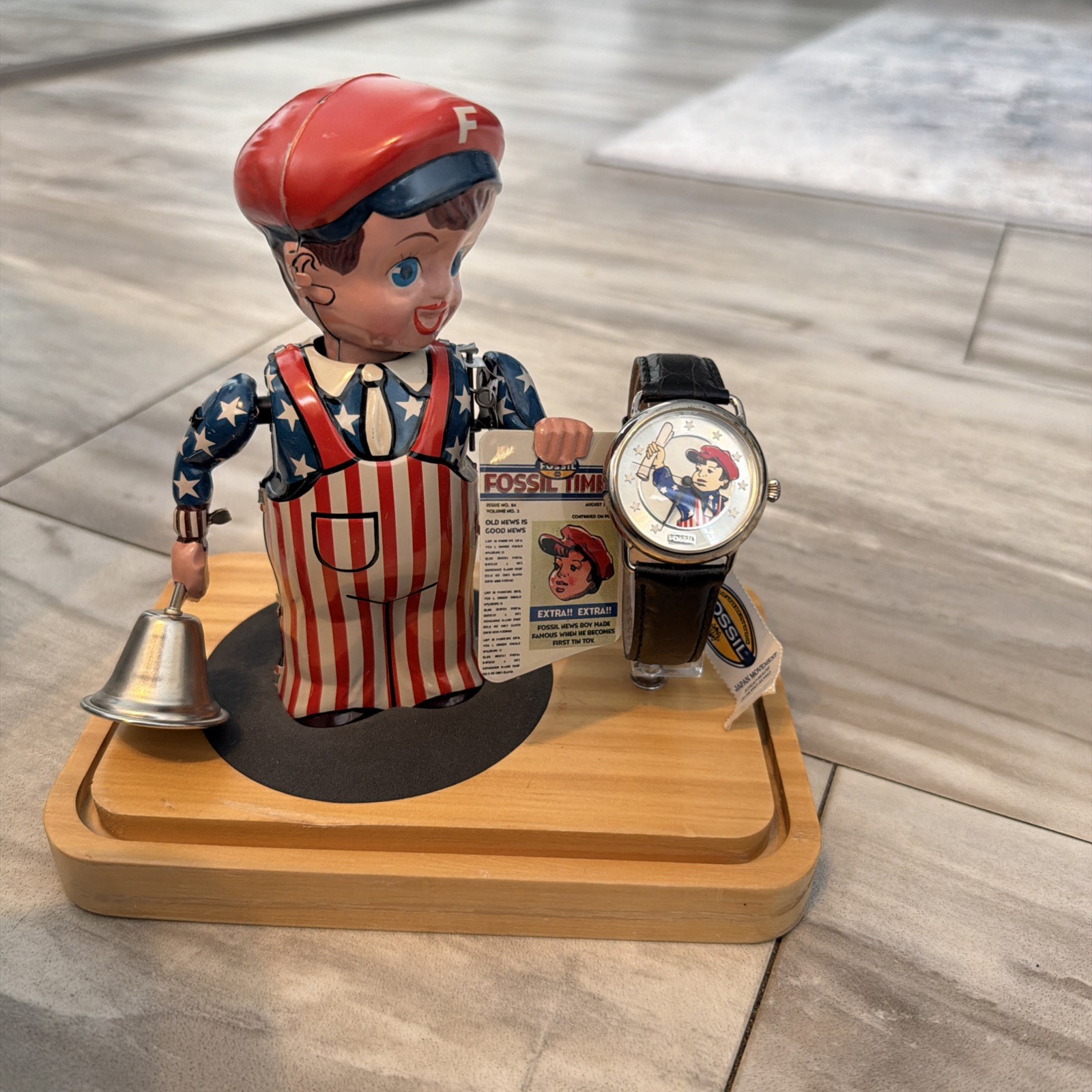 Vintage Fossil LE9490 Limited Edition News Boy Wind Up Tin Toy Set Watch A3