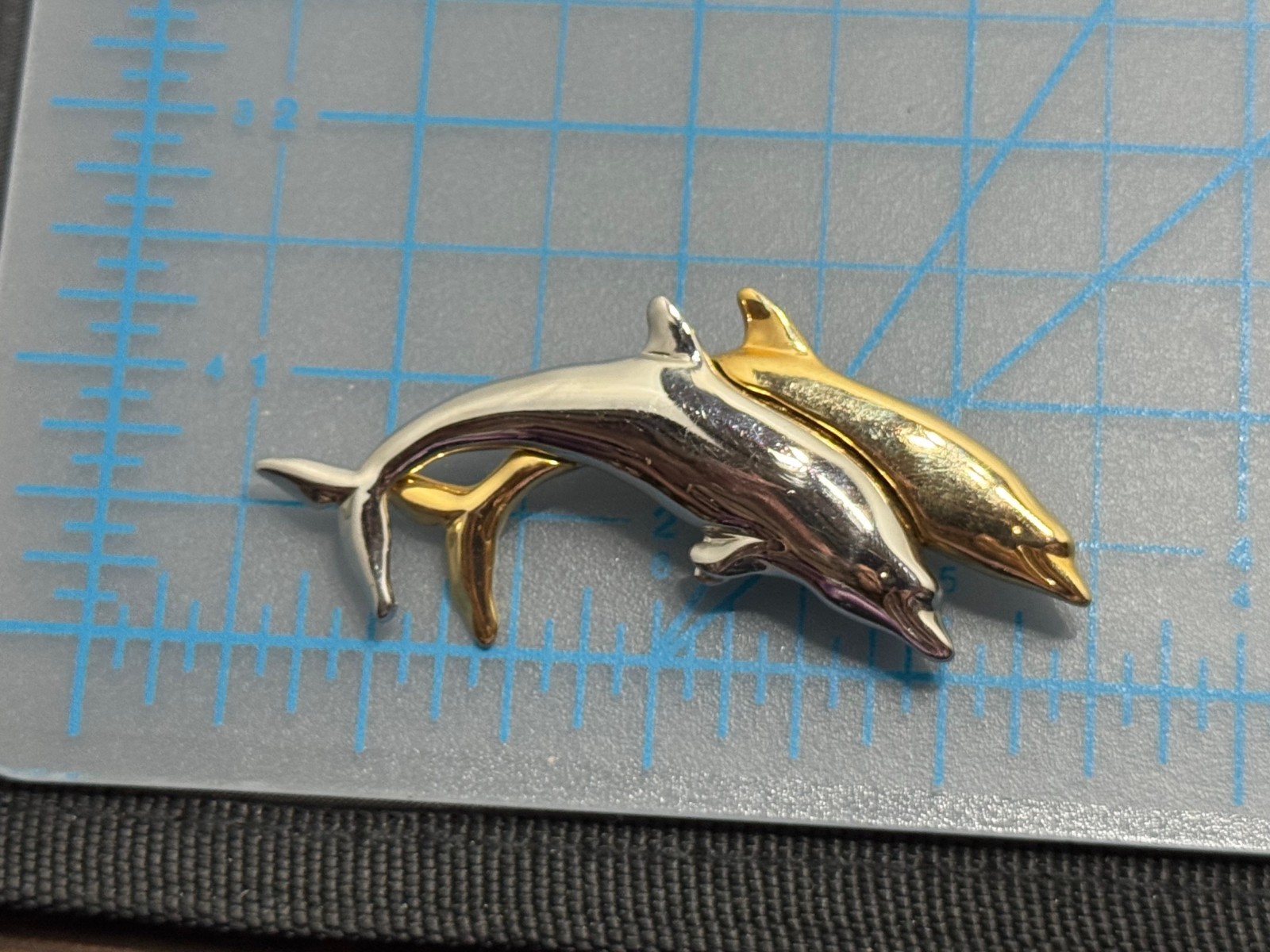 D-138 Vtg LIZ CLAIBORNE BROOCH PIN Silver & Gold Tone DOUBLE DOLPHINS JUMPING