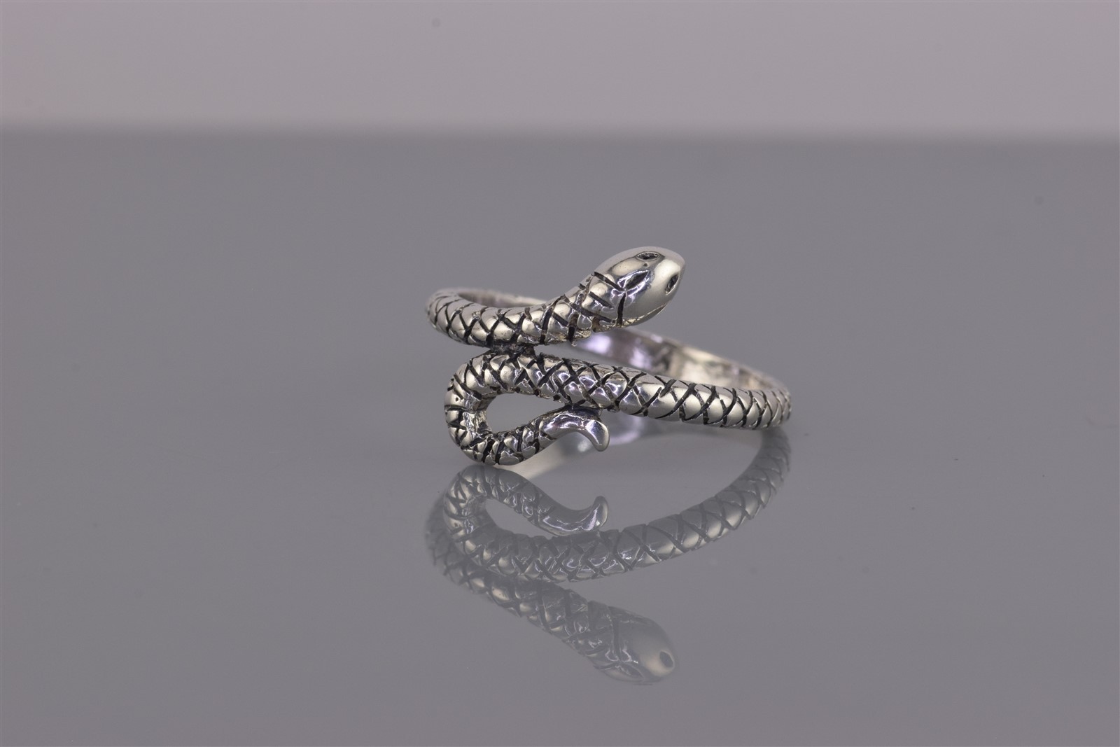 Sterling Silver Dimensional Wrap Around Snake Viper Band Ring 925 Sz: 8
