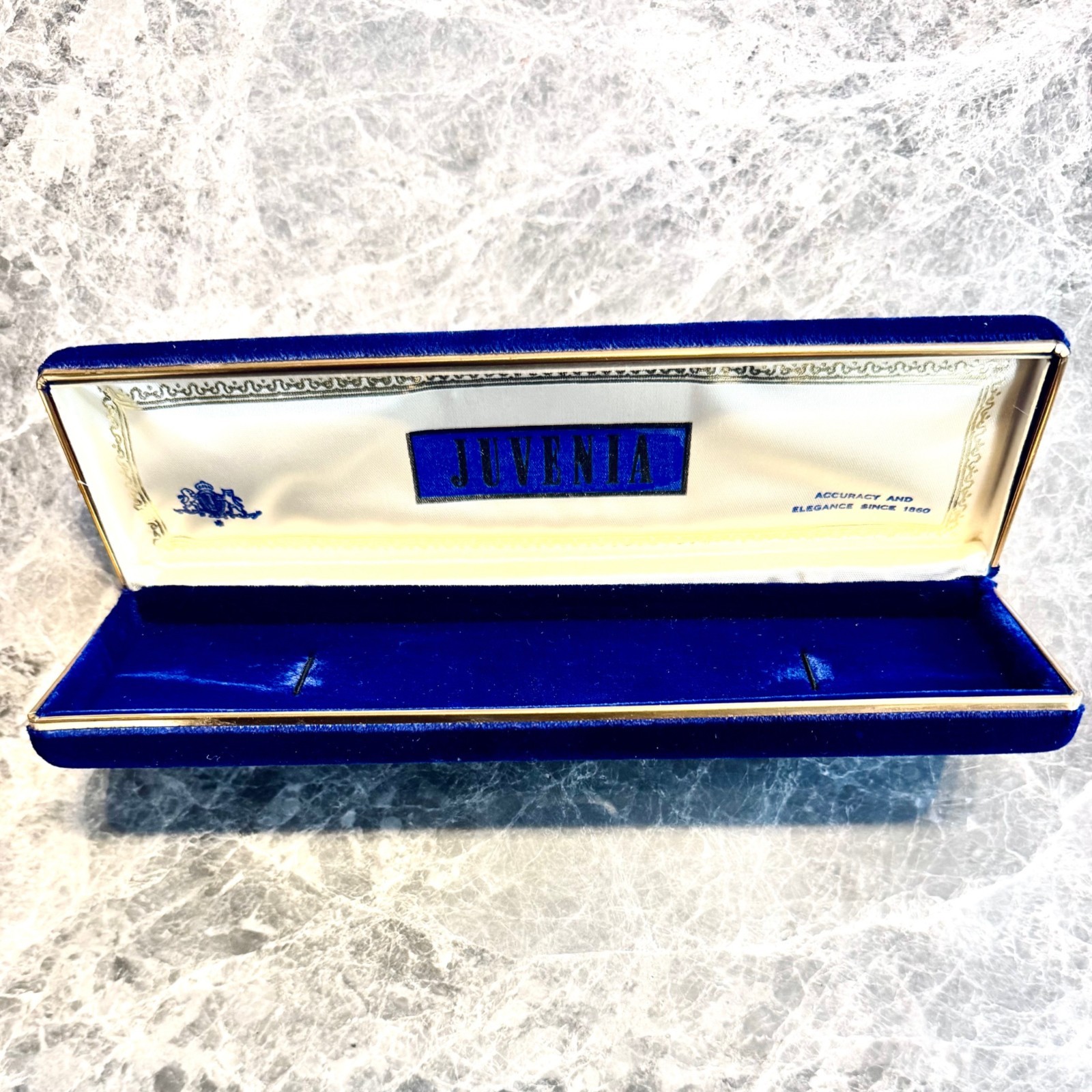 JUVENIA Authentic Blue Watch Box