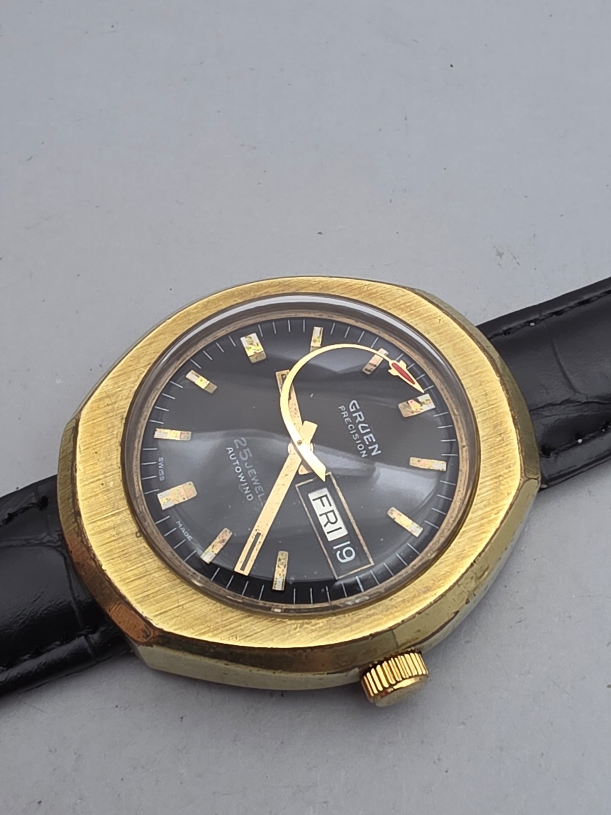 Vintage GRUEN men’s automatic watch 40mm Rocket second hand swiss made 1970s