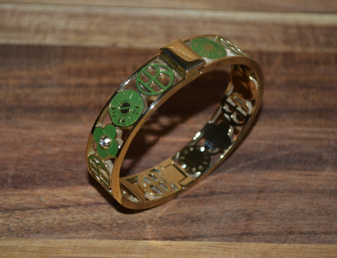 HENRI BENDEL CUTOUT BANGLE
