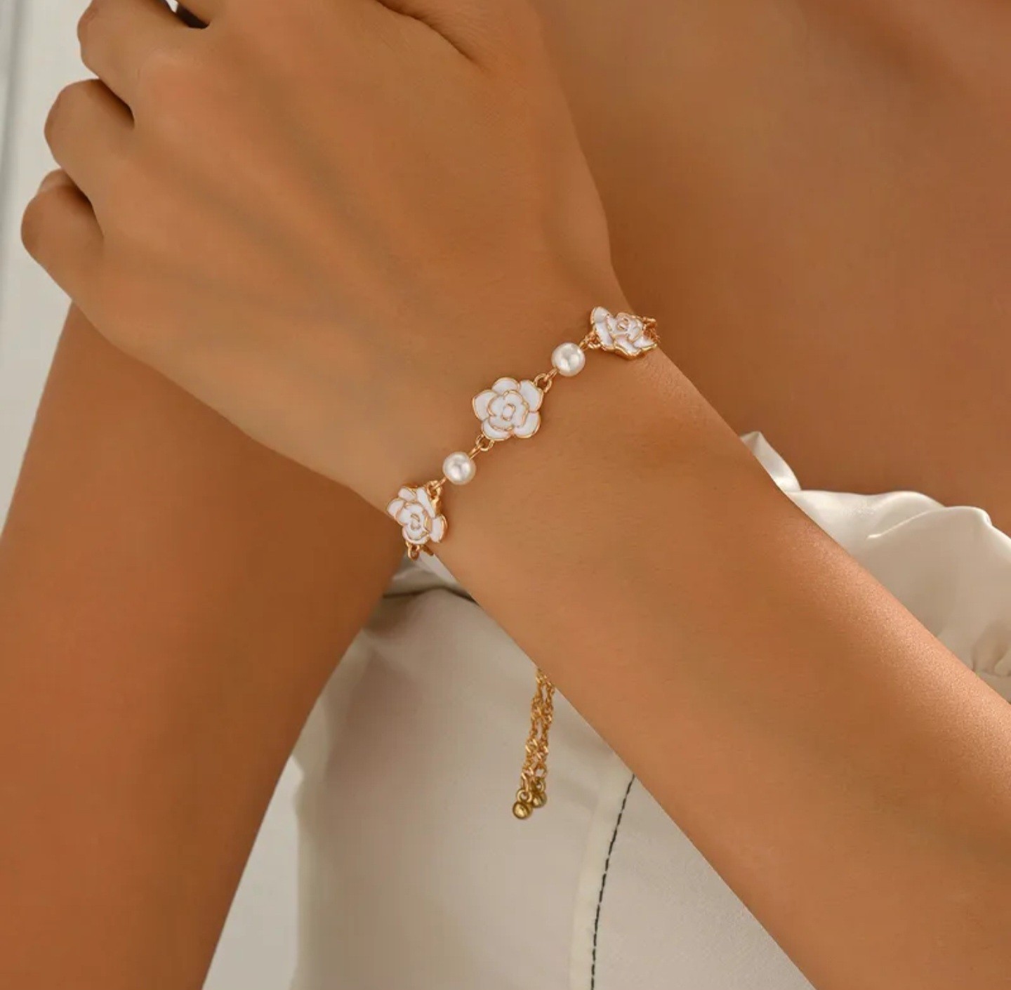 Gold Tone Adjustable Chain Bracelet w/ White Flower Charms & White Pearls