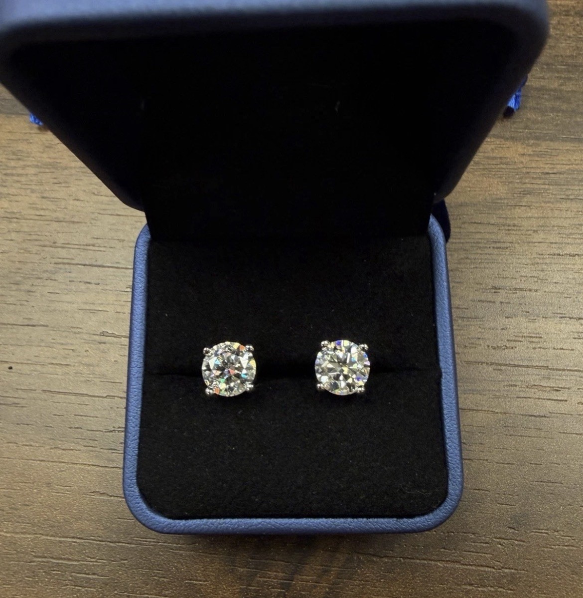 2.0CT VVS1 Brilliant GRA Certified Moissanite Stud Earrings Passes test
