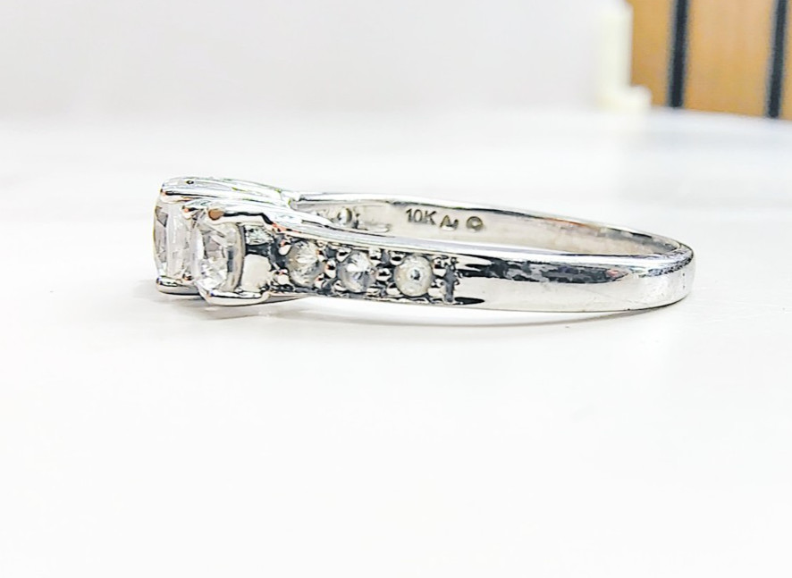 Andin 10K White Gold 1.00CT Diamond Ring • Size 8 • 9 Diamonds • 2.58g