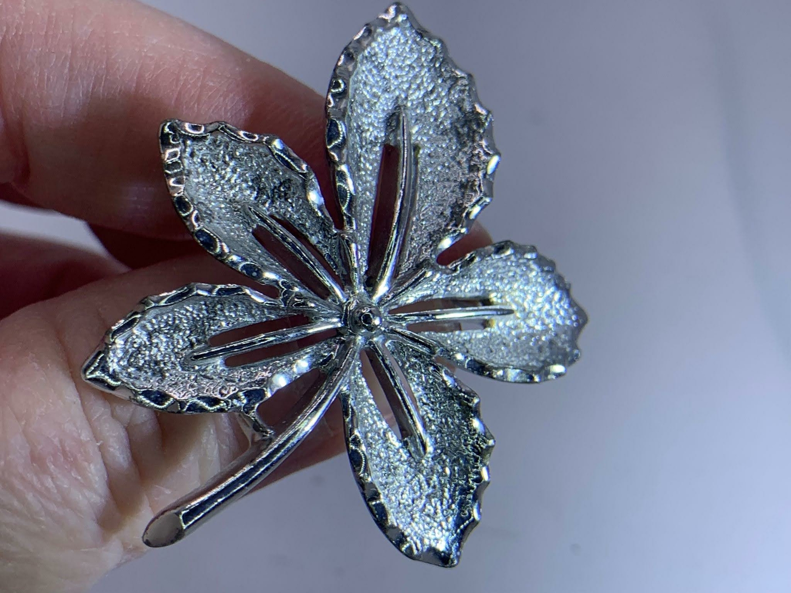 Leaf Chesnutt Etched & Polished SARAH COVENTRY Vintage Silver Pin Brooch V-3372*
