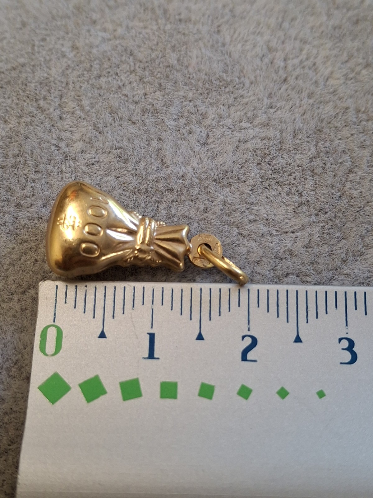 9ct Gold $1000 Money Bag Pendant,