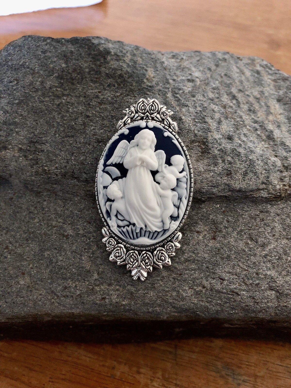 Guardian Angel w/ Cherub Babies Royal Blue Cameo Brooch Pin, Antiqued Silver