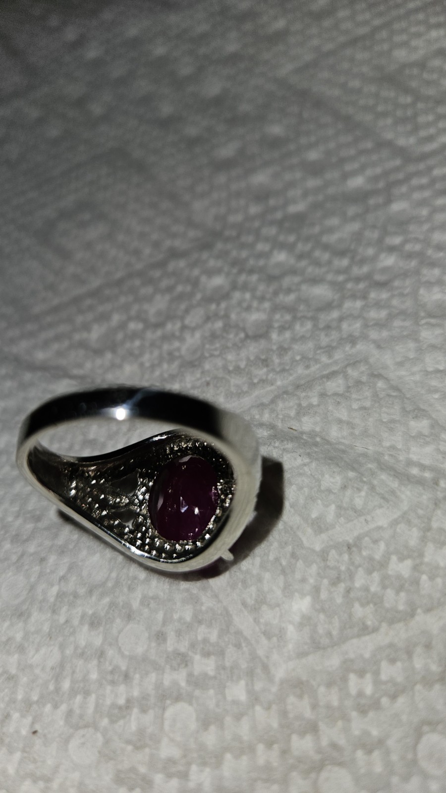 BEAUTIFUL COCKTAIL RING IN WHITE GOLD & DIAMONDS W/LAB CREATED RUBY