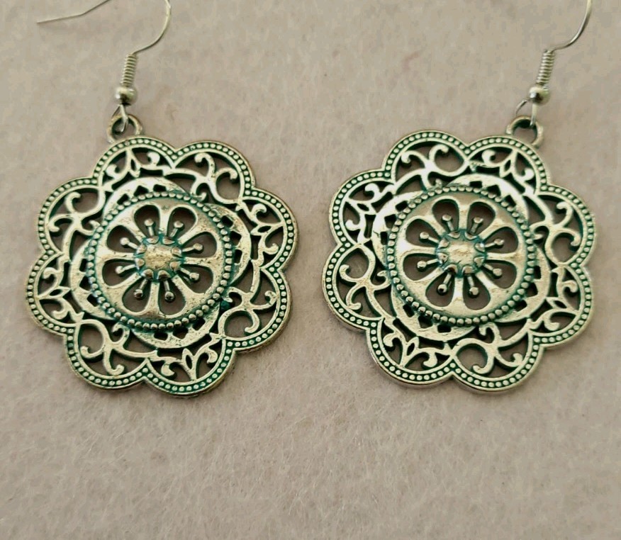 Silver Tone Turquoise Patina Floral Mandala Earrings 1.5 Inch Dangle 11.7g