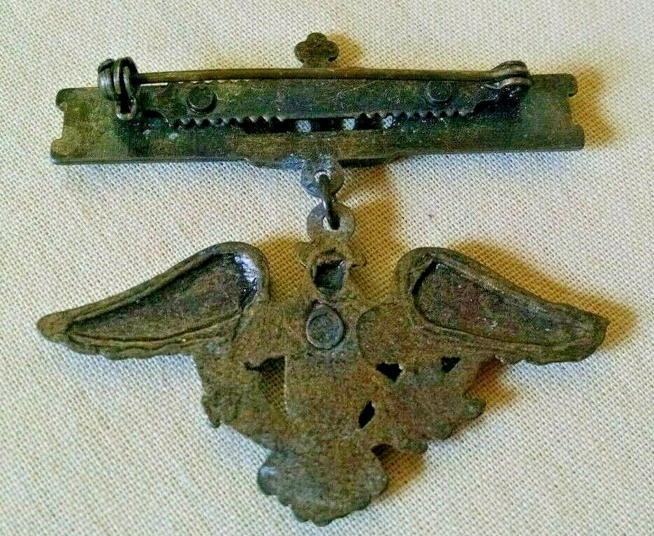 EAGLE PIN ROYAL CROWN BAR DANGLING UNMARKED HAT LAPEL DECORATIVE CRAFT AS IS.