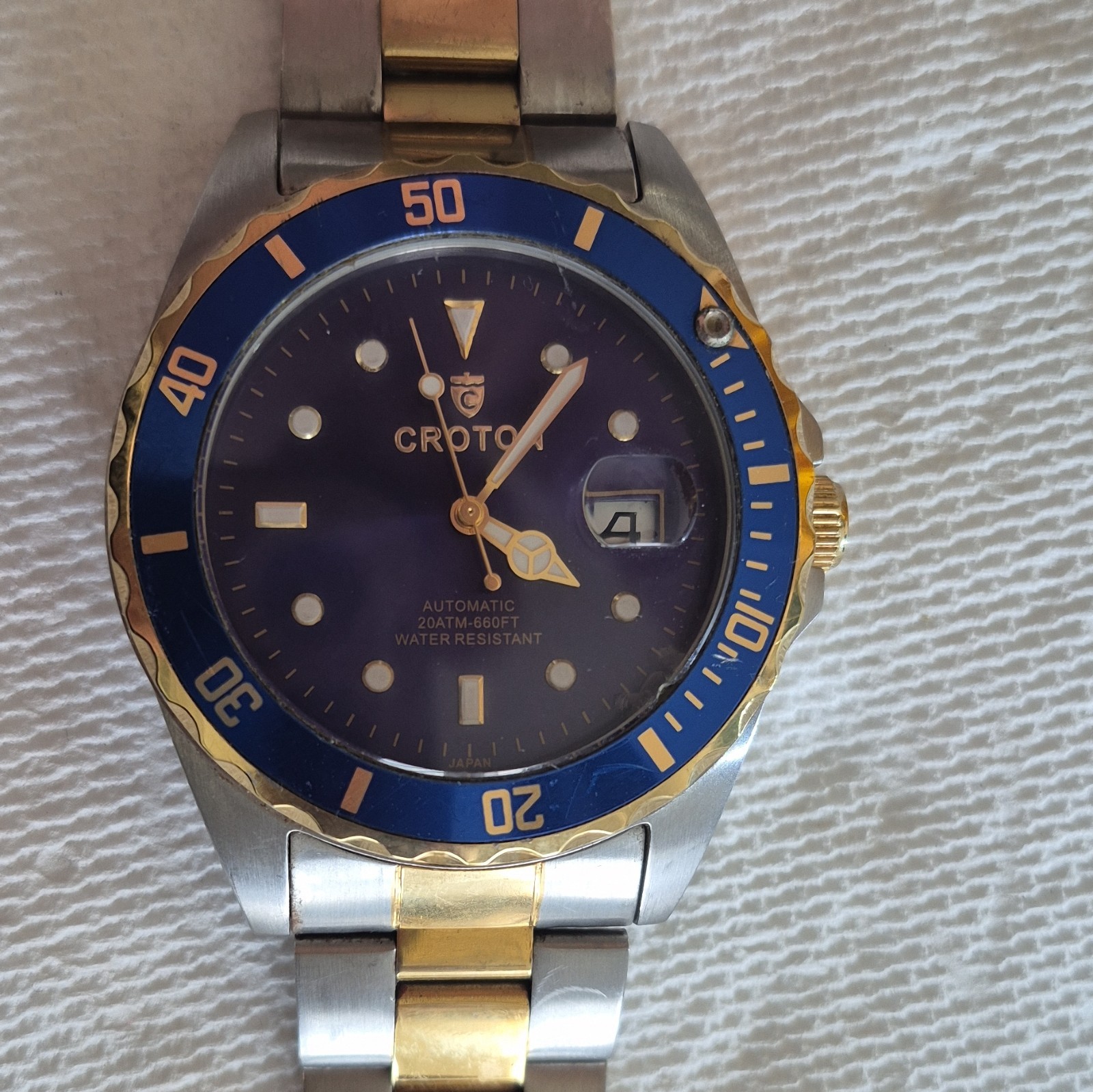 Croton Automatic Diver Watch 200m Blue Dial Two-Tone Steel Bracelet Date