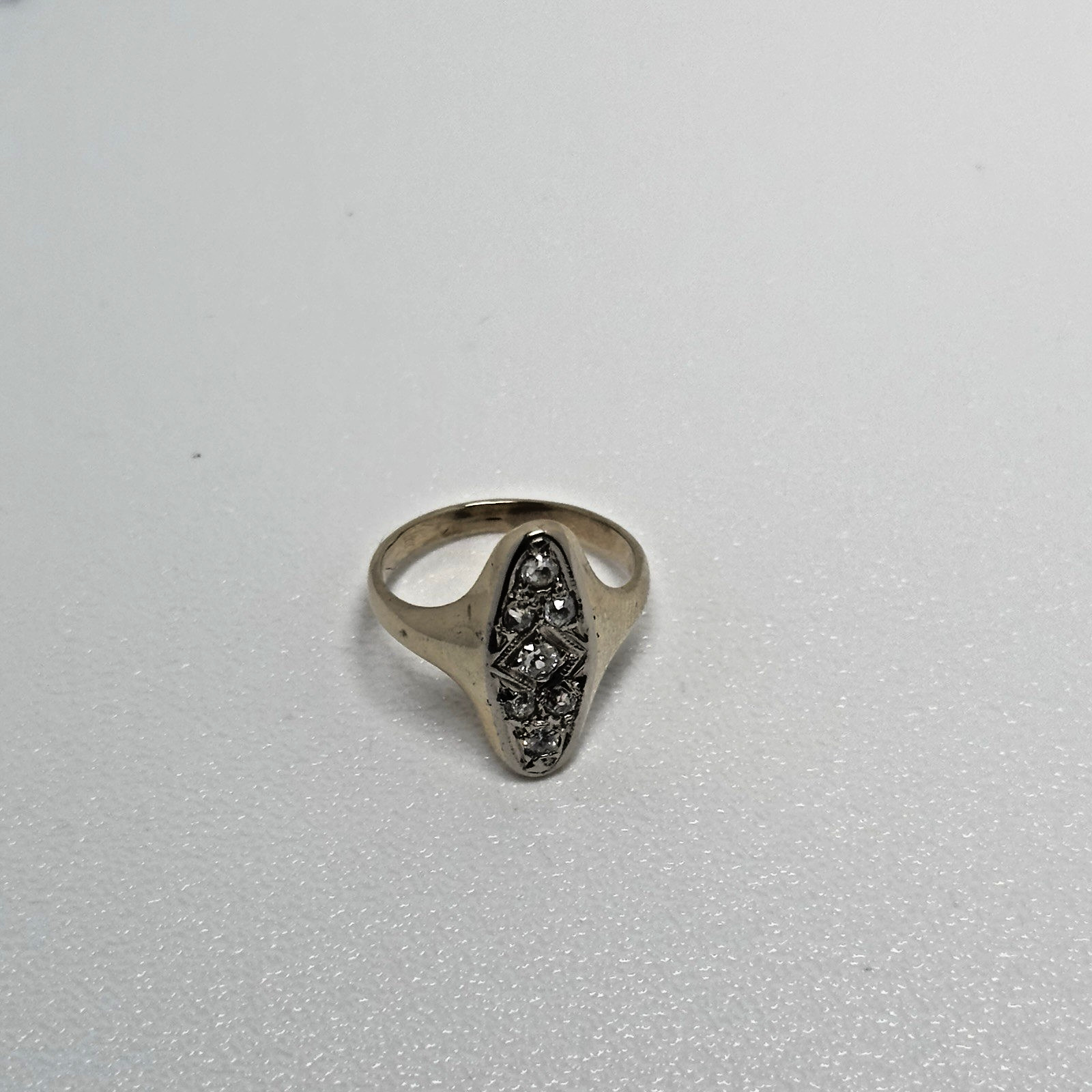 10kt Yellow Antique Ring with 0.32 ctw 7 old cut diamnonds, size 4 1/2, 3 Grams