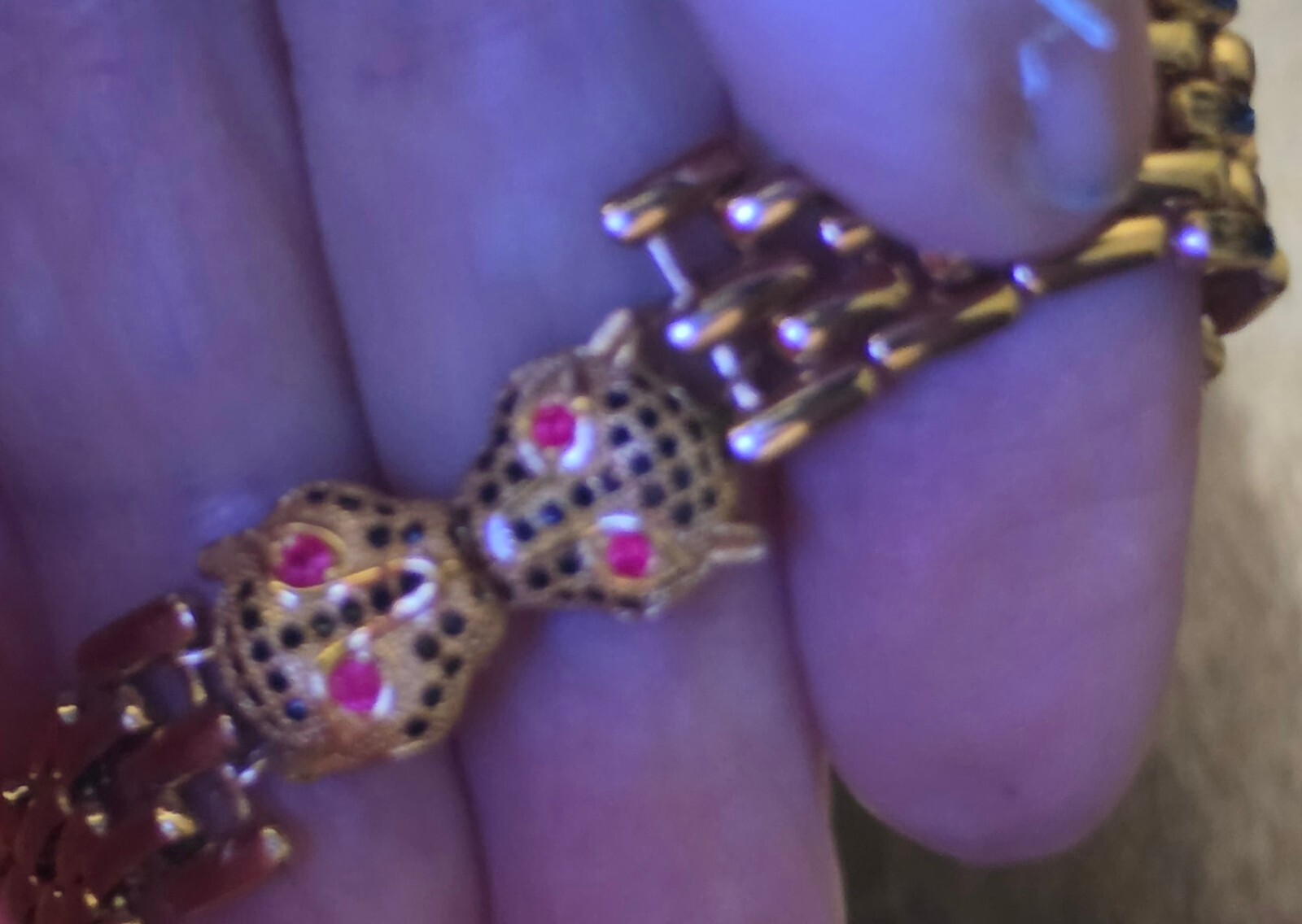 7″ Vintage Gold Tone Double Panther Head Gate Link Bracelet UV Ruby Eyes