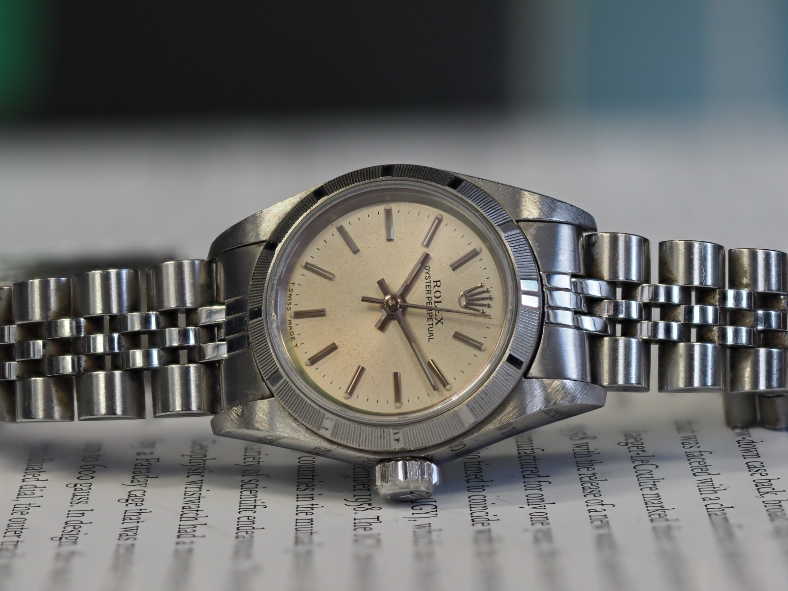 Rolex Lady Oyster Perpetual 24.7mm Silver Dial 67230 1996