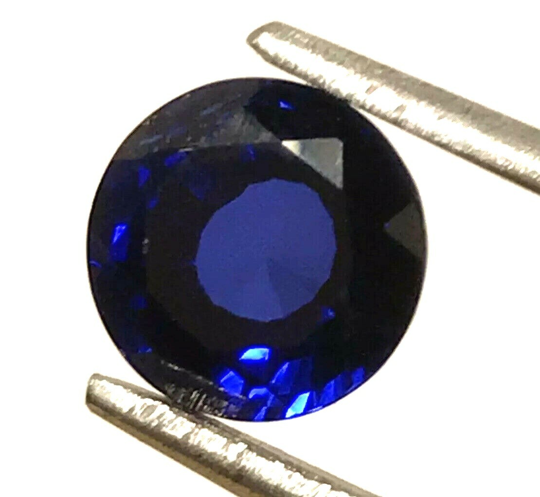 3.80 ct Natural Blue Sapphire ,excellent Round Cut , VVS Clarity,9 mohs