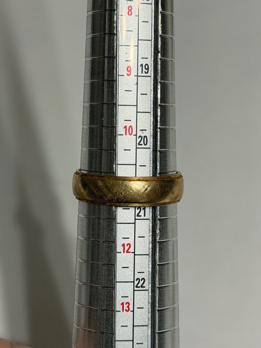 VTG 14K YELLOW GOLD ART CARVED MENS 5.8 MM WEDDING BAND RING 5.6 GRAMS SIZE 11