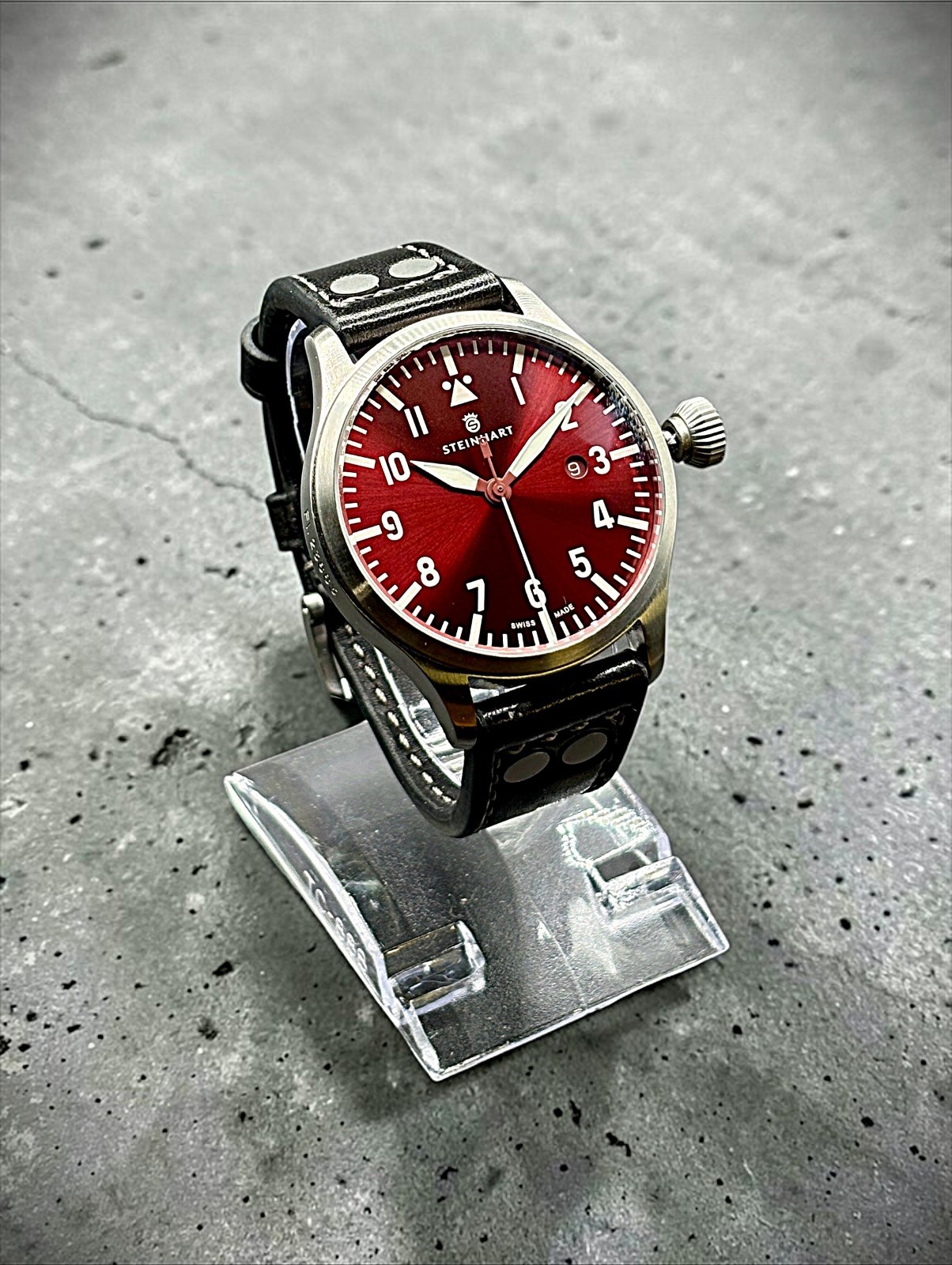 STEINHART NAV. B-UHR • 44MM Date RED Dial • SW 200-1 Elabore Automatic