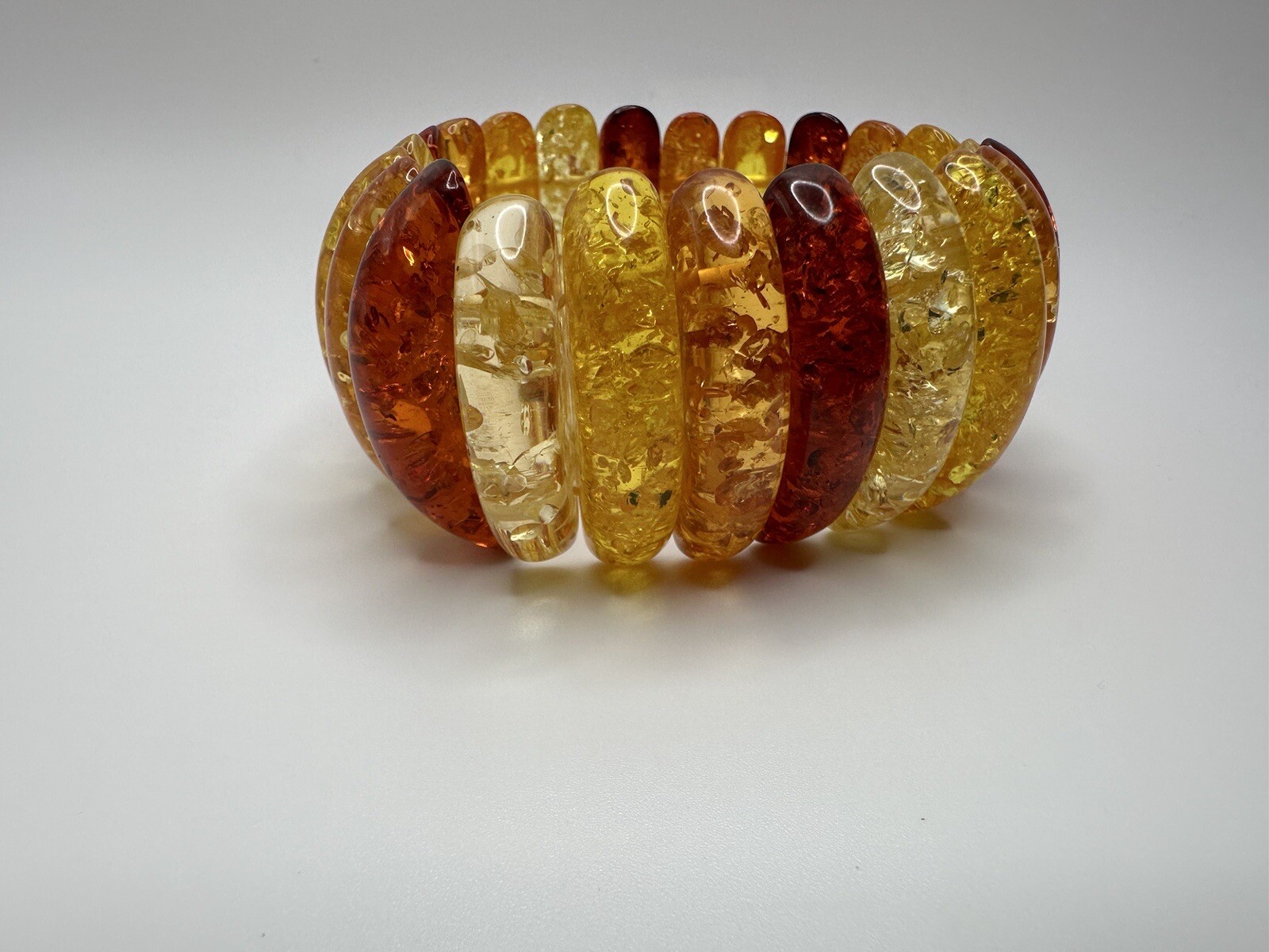 Vintage Faux Tri Colored Amber Stretch Bracelet 7” X 3.6cm JB8