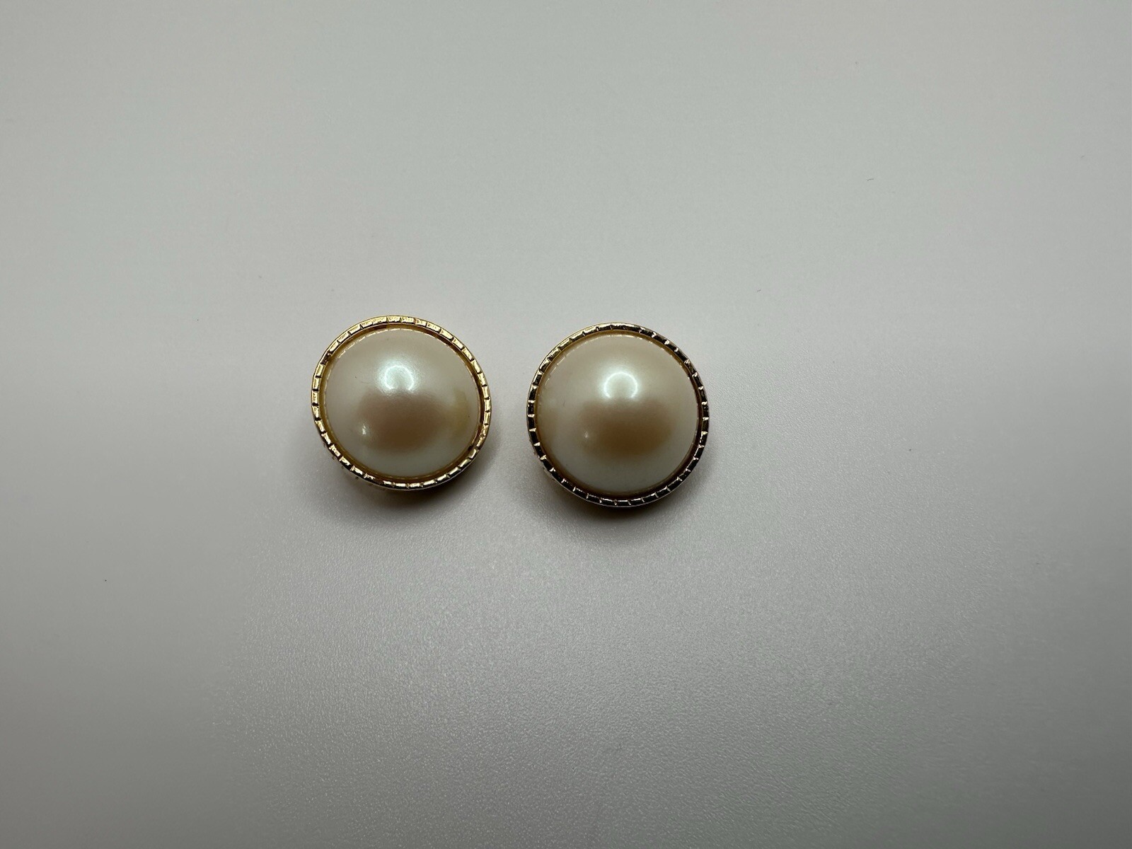 Vintage Gold Faux Pearl Nina Ricci Clip Earrings 1.7cm JB16