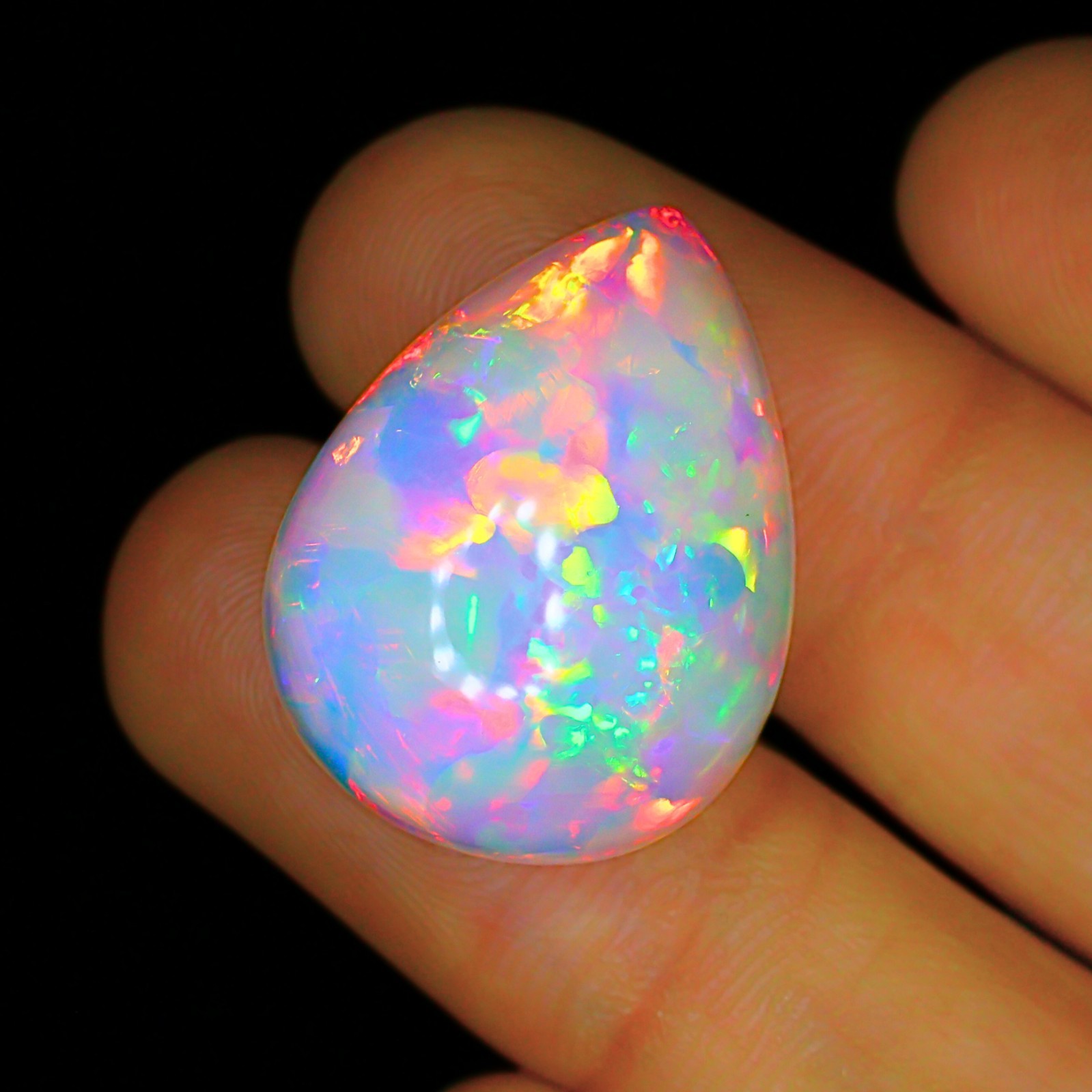Natural Opal Cabochon 22.65 Ct Natural Welo Opal Gemstone 25x19x10mm