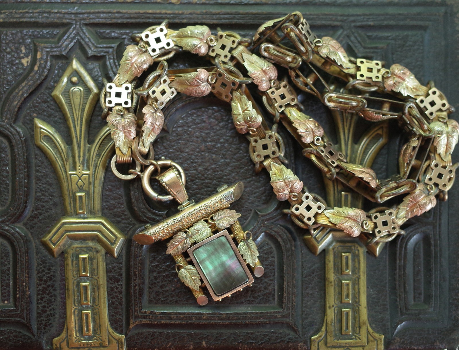 Antique 1800’s Victorian Etruscan Revival Yellow Rose Gold Locket /Pin Necklace