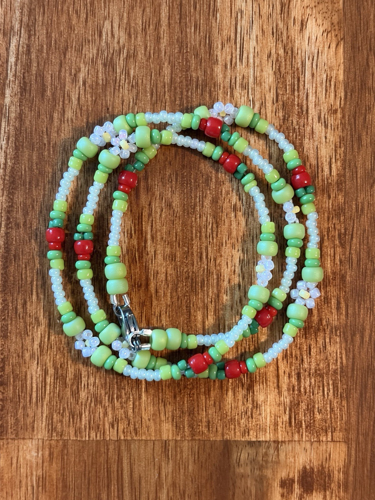 🍓Handmade Strawberry Pasture Glass Seed Bead Necklace 17.5” Stainless Steel🌿