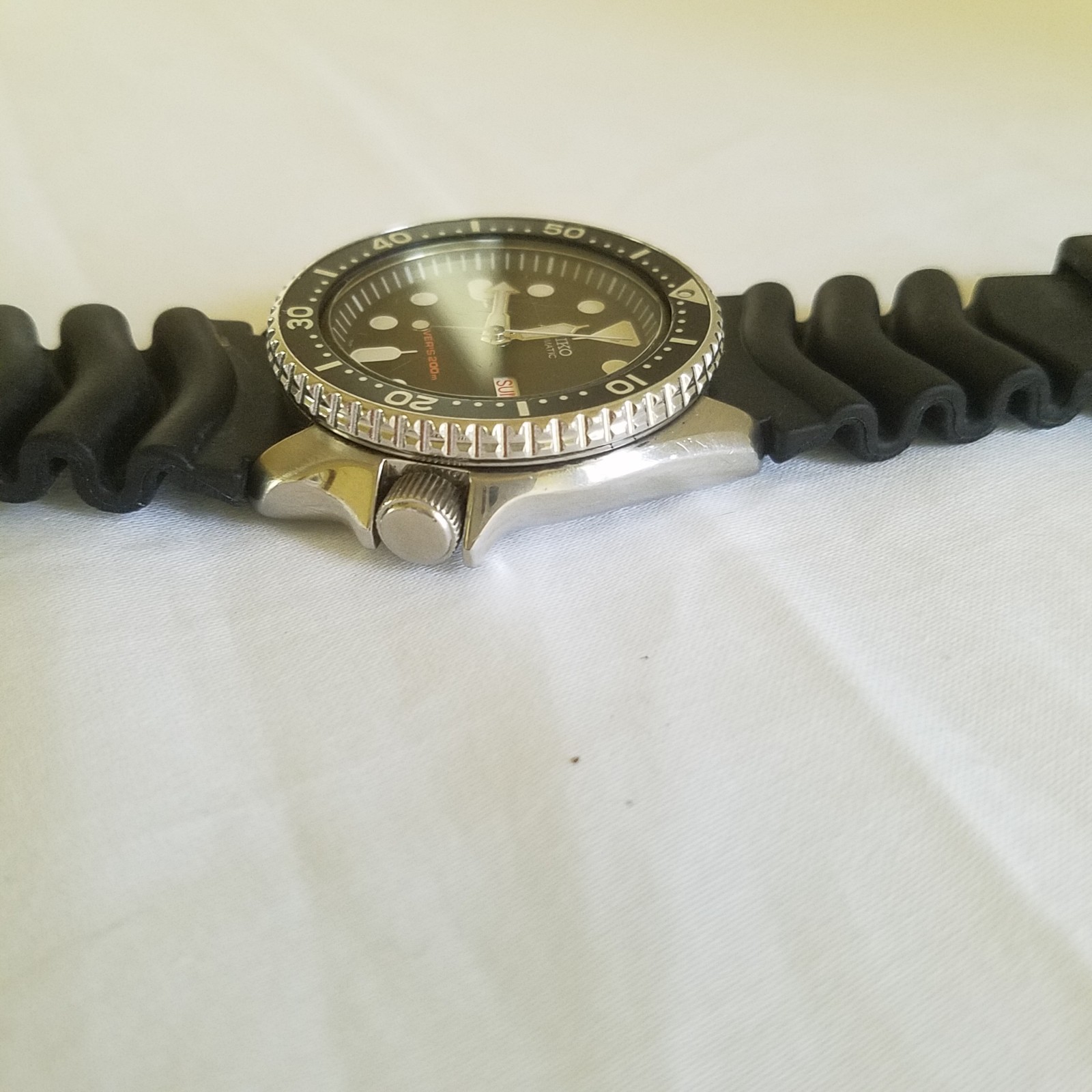 Seiko Men’s Black Watch – SKX007K