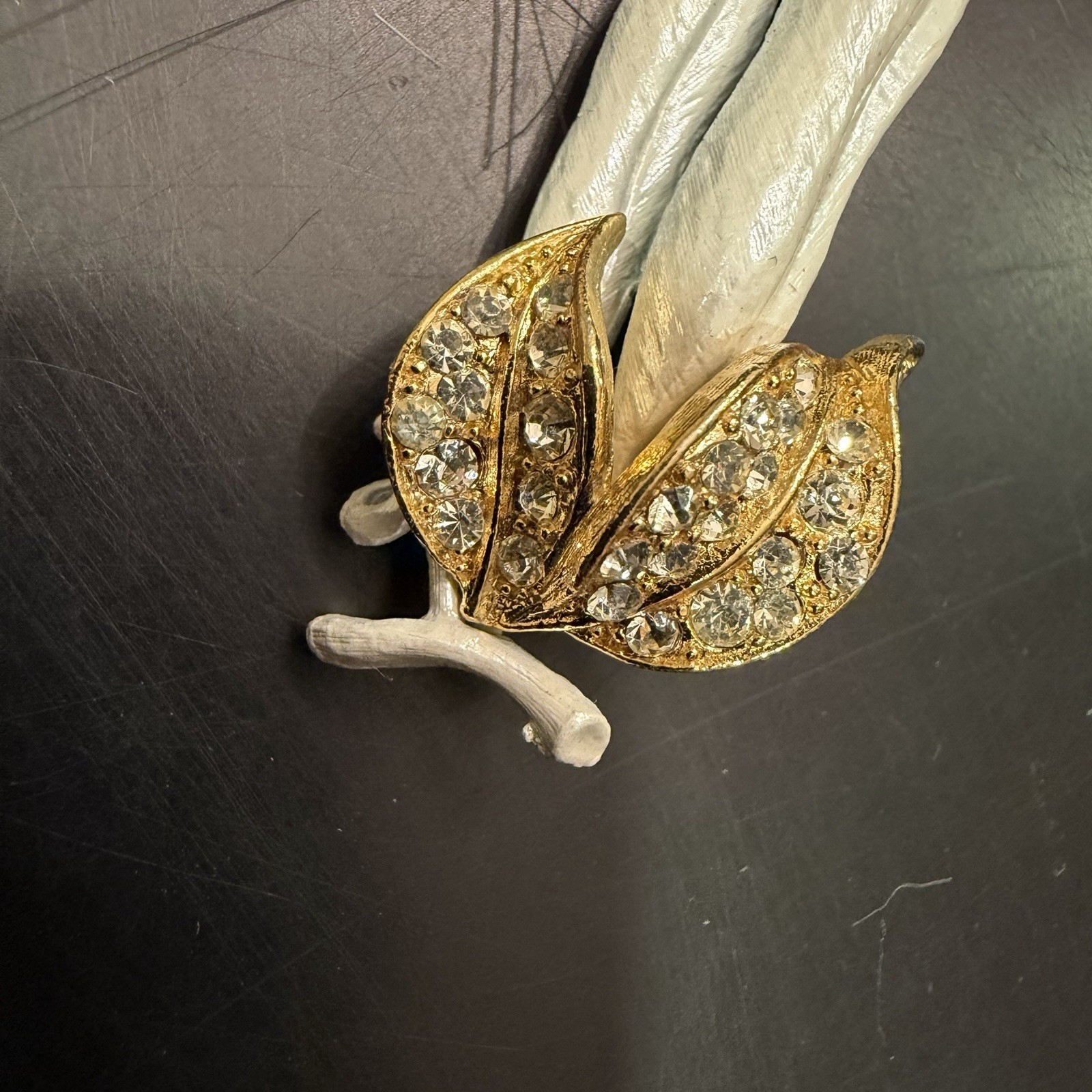 Vintage White Enamel Pea Pod Figural Brooch Pin Gold Tone Rhinestone Leaves