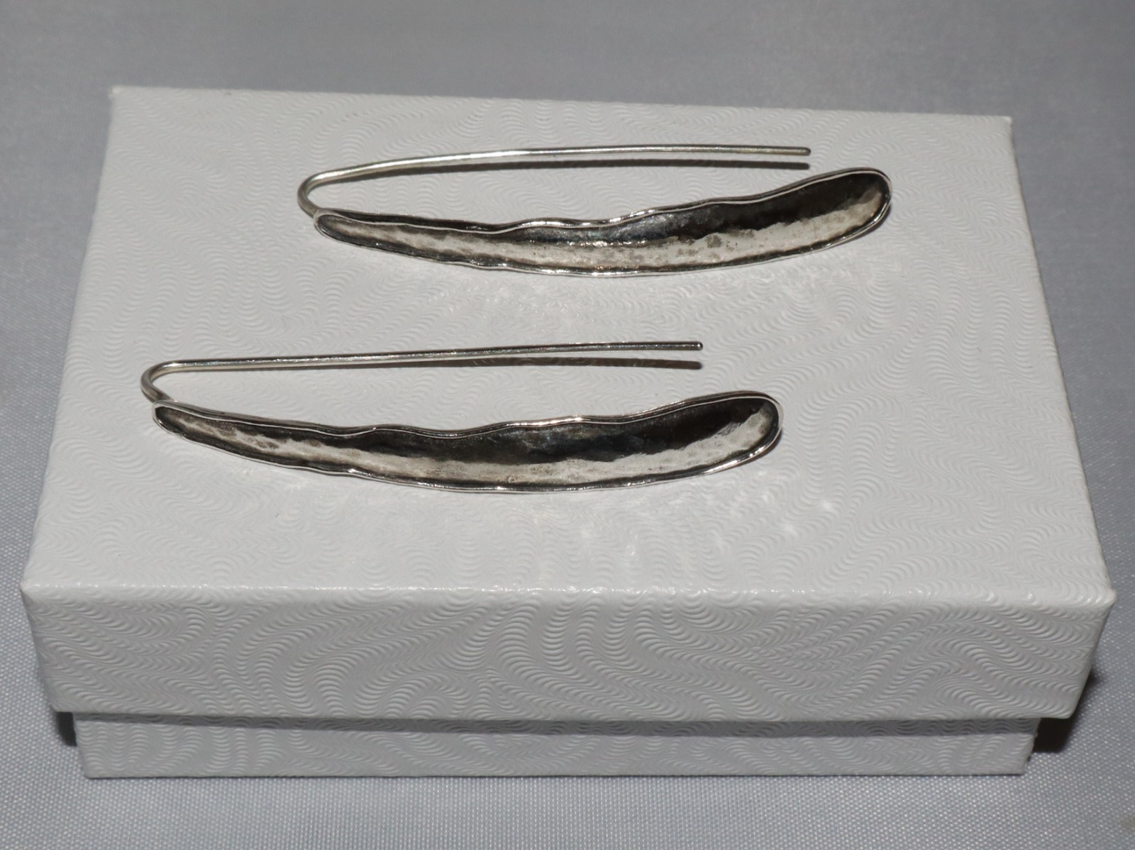Vintage Paz Sterling Silver Hammered Ruffled Edge 2″ Long Threader Earrings