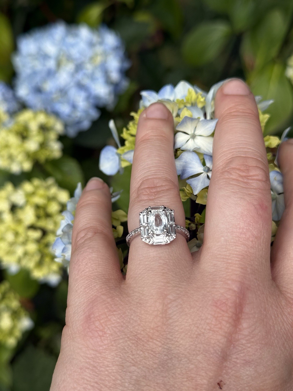 * 10K White Gold White Sapphire Ballerina Cluster Ring w/ Diamond Accents Size 8