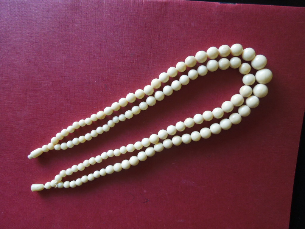 J3165 ART DECO NECKLACE VERY NICE CARVED LENGTH 40 CM