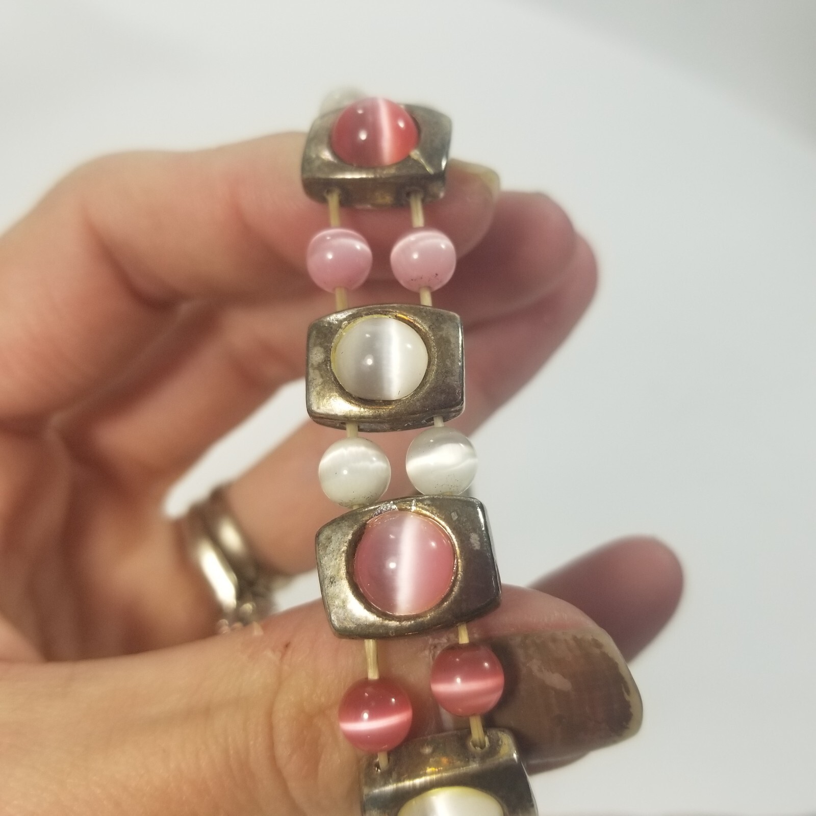 Vintage White Pink Silver Tone Bead Stretch Bracelet