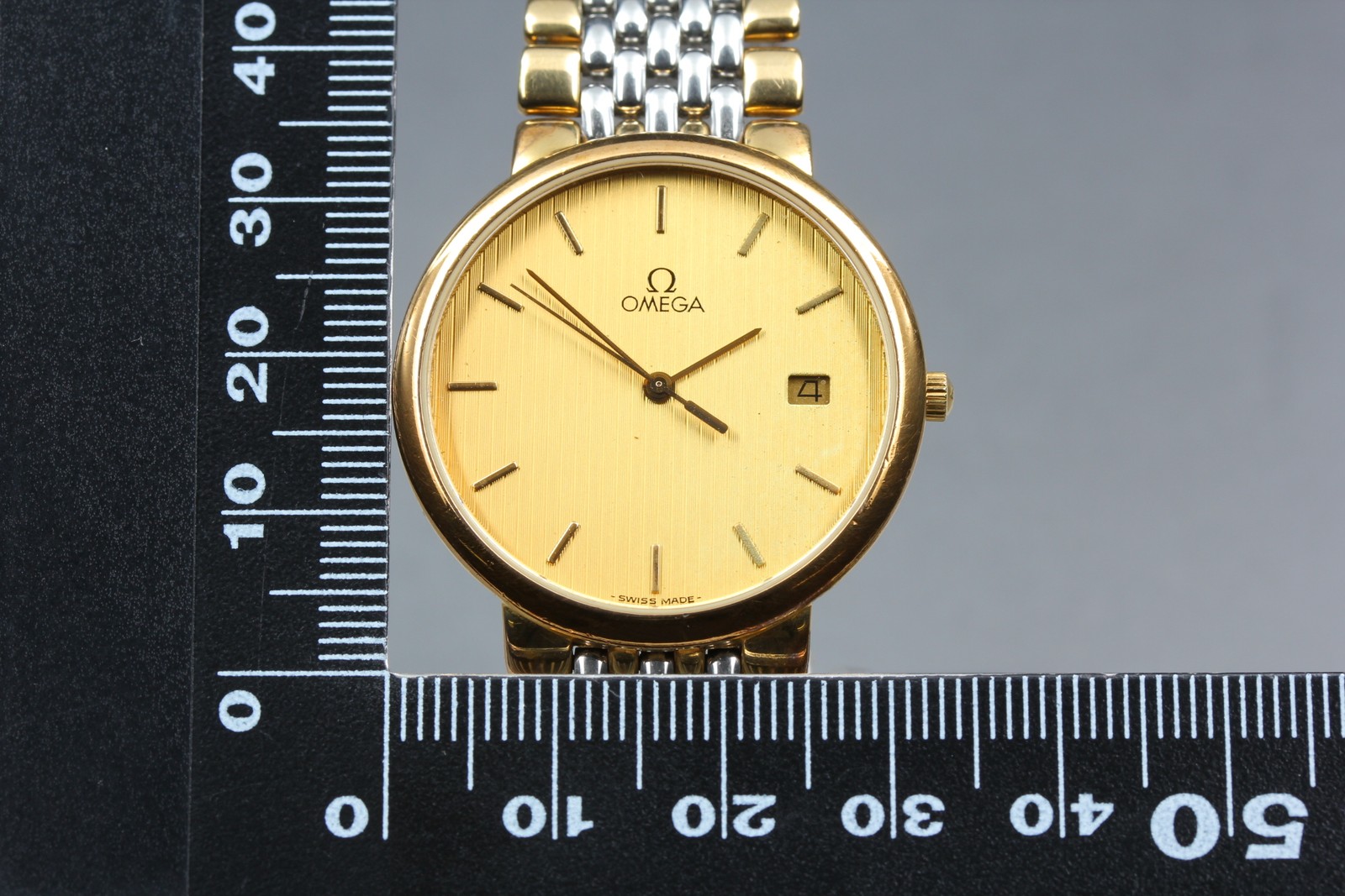 Vintage 1980s OMEGA De Ville Cal.1430 Quartz Gold Dial Date Men’s [NEAR MINT]