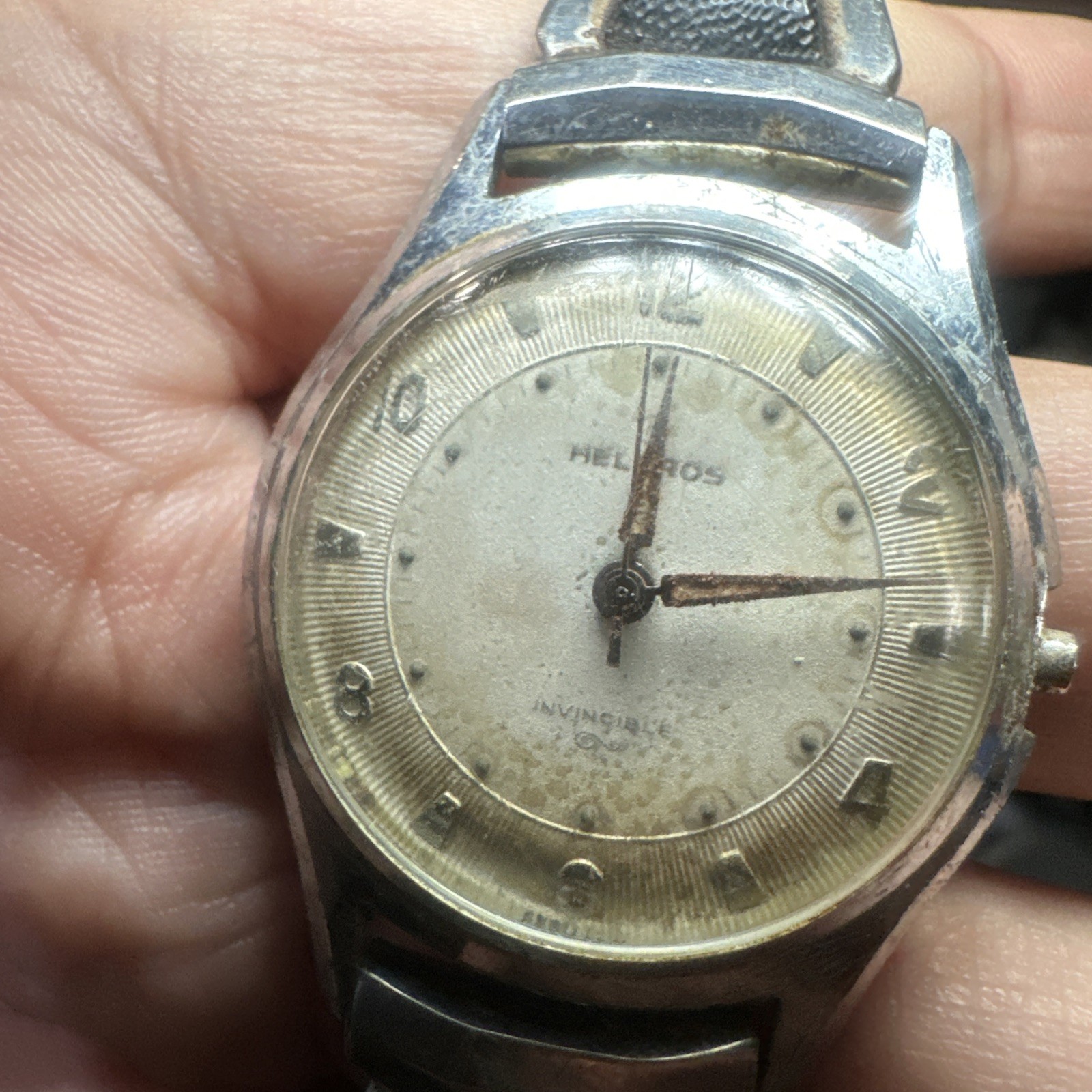 Vintage HELBROS INVINCIBLE gold mens Manual Wind 33mm Mens Watch – For Repair