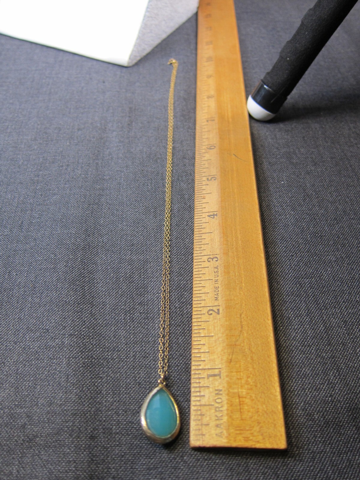 Beautiful 18″ 1/20 14K gold filled chain and aqua blue faceted glass necklace