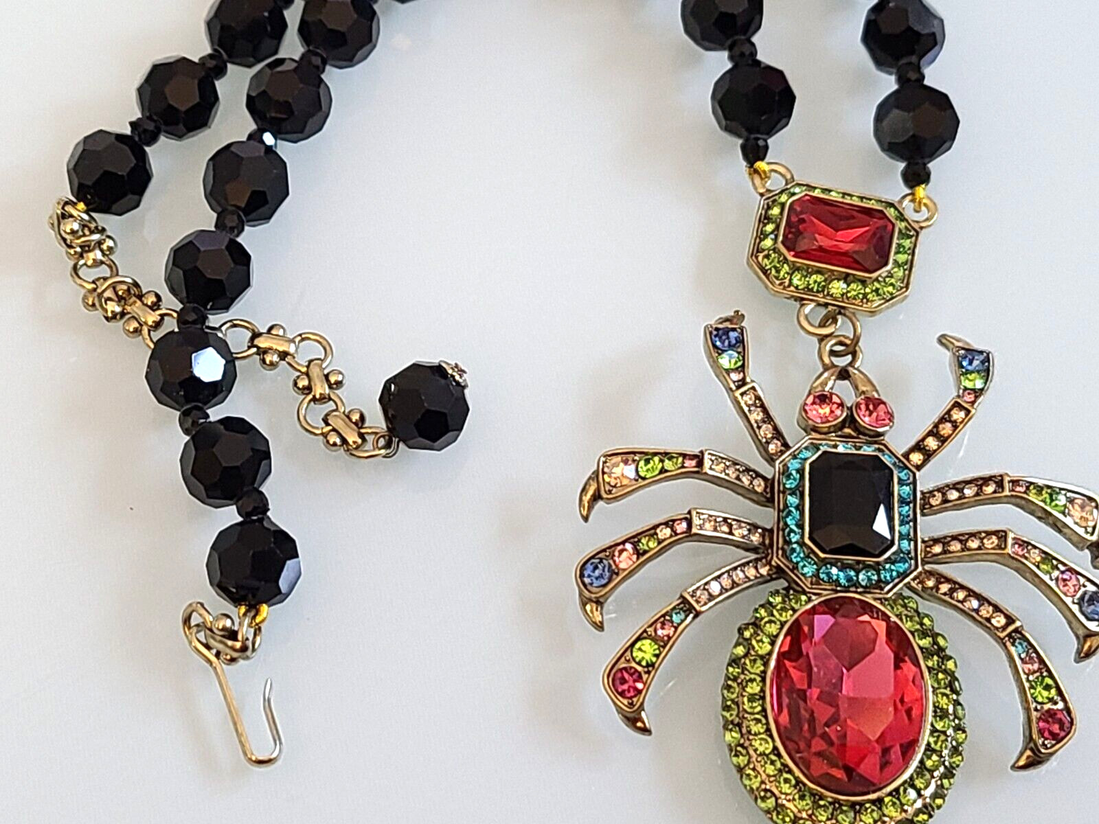FAB UNSIGNED DESIGNER STYLE MULTICOLOR CRYSTAL SPIDER LONG LEGS DROP NECKLACE