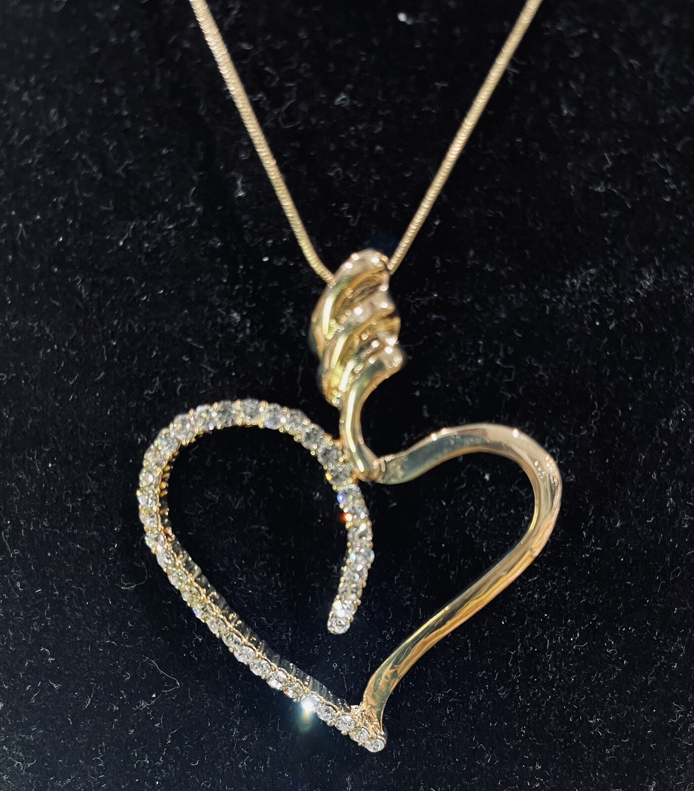 NIB LOVE HEART PENDANT ROUND CUBIC ZIRCONIA 18KT YELLOW GOLD PLATE 18″ CHAIN INC