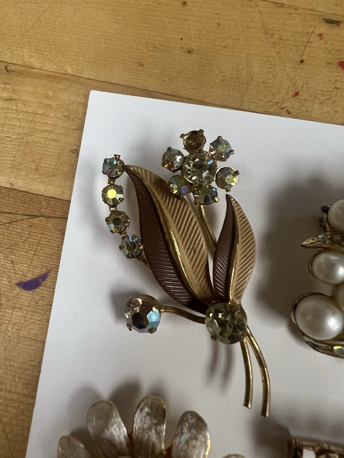 Lot Of Vintage Costume Jewelry Brooches / Pins Flowers, Frogs, Gold Tone, Etc