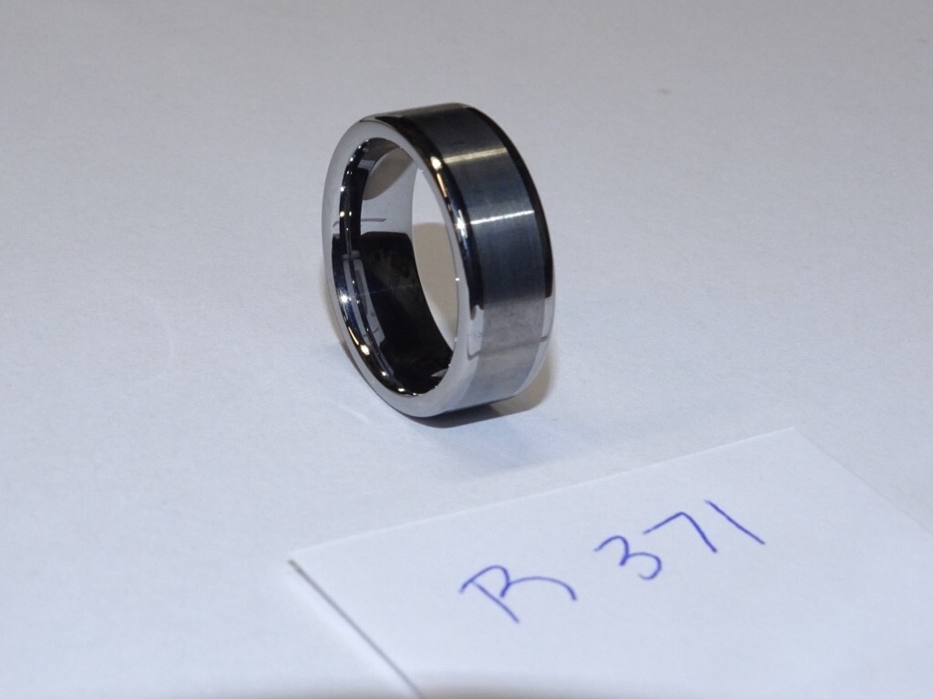 Triton Tungsten Carbide Wedding Ring 8mm Size 9 Silver w/ Silver Ctr. #R371