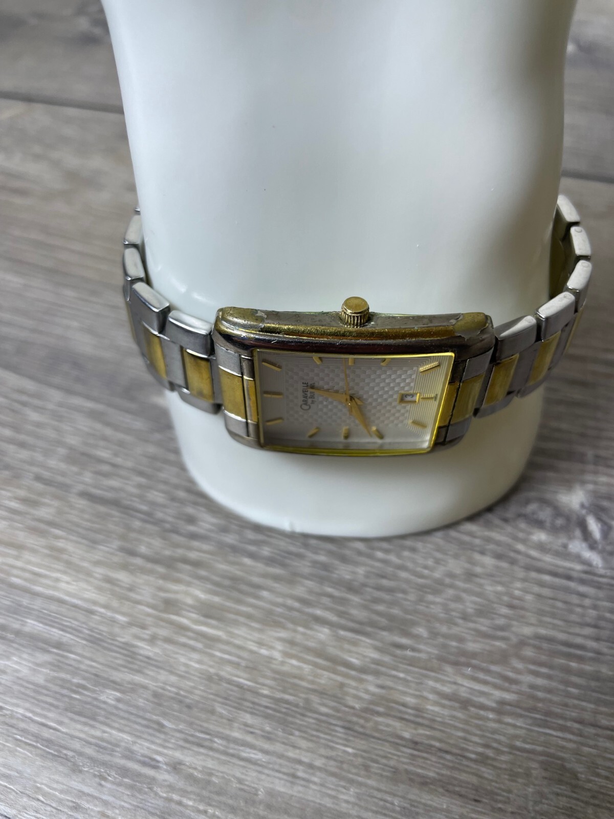Caravelle By Bulova A6 Two Tone Men’s Watch C935042 New Battery