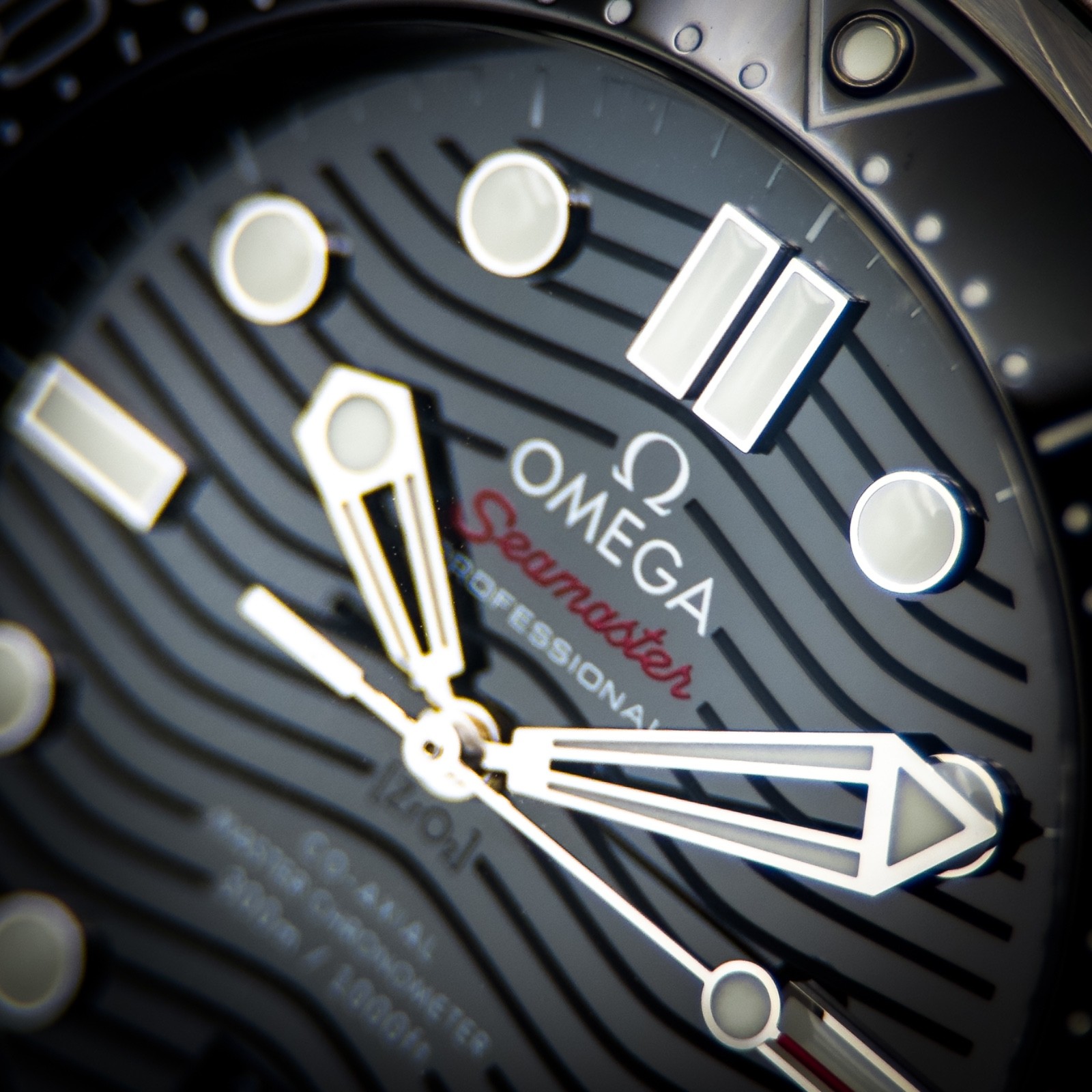 Omega Seamaster Diver 300M Mint Black Wave Dial Complete Set 210.30.42.20.01.001