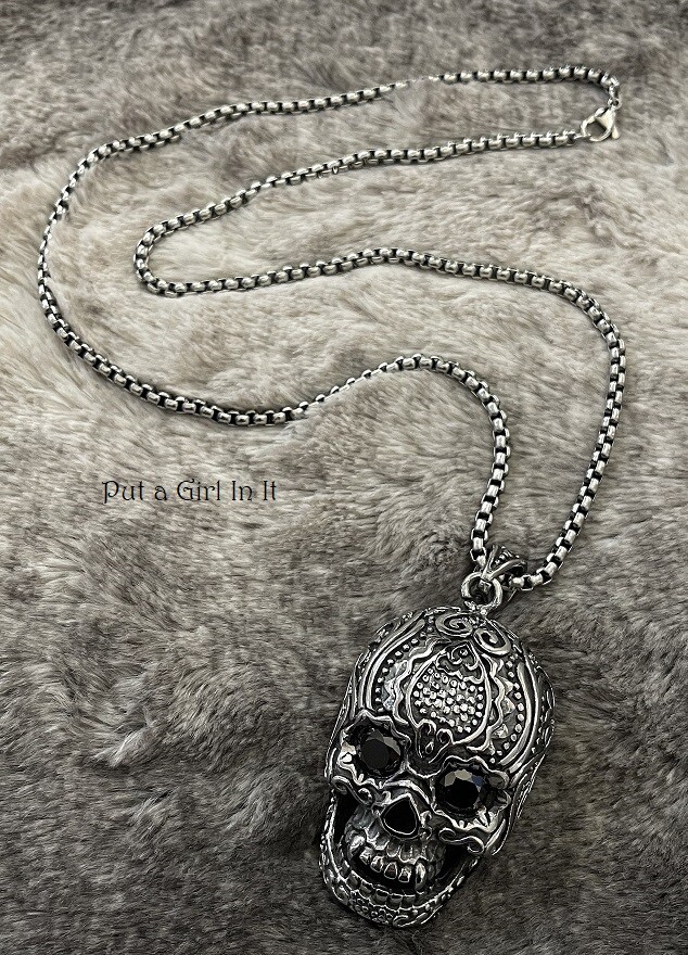 New ORNATE EMBOSSED HEAVY STAINLESS STEEL SKULL CHAIN PENDANT BIKER NECKLACE