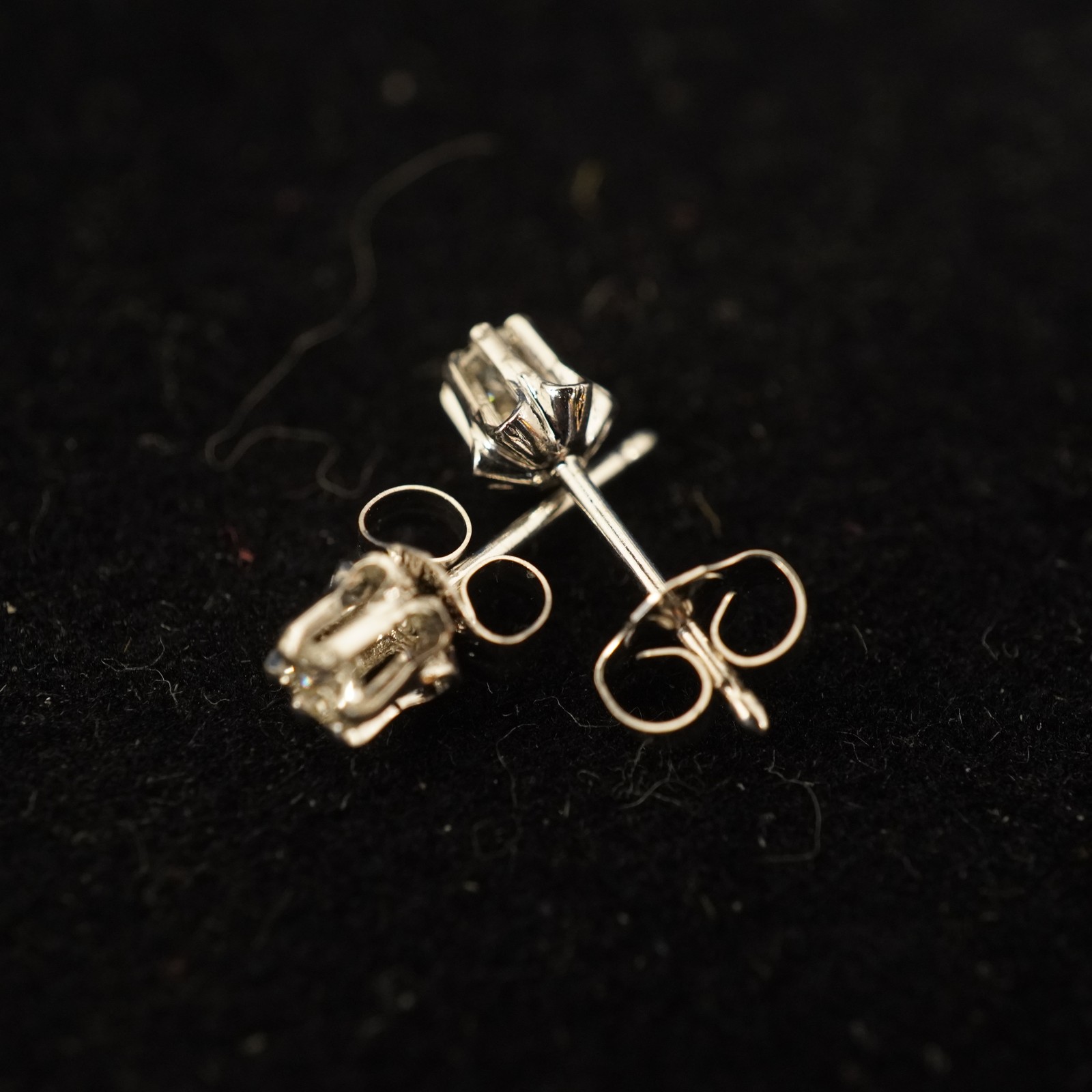 14k White Gold & 0.05ct Diamond Stud Earrings – Free Shipping USA