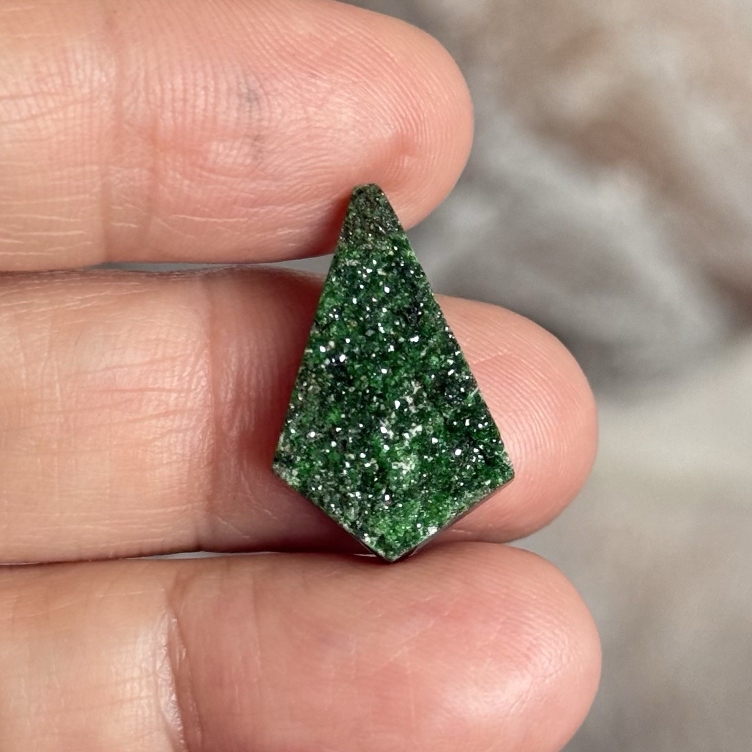 11.10ct 22x14x4.7mm Fine Uvarovite Green Garnet Drusy Kite Cabochon Loose Stone