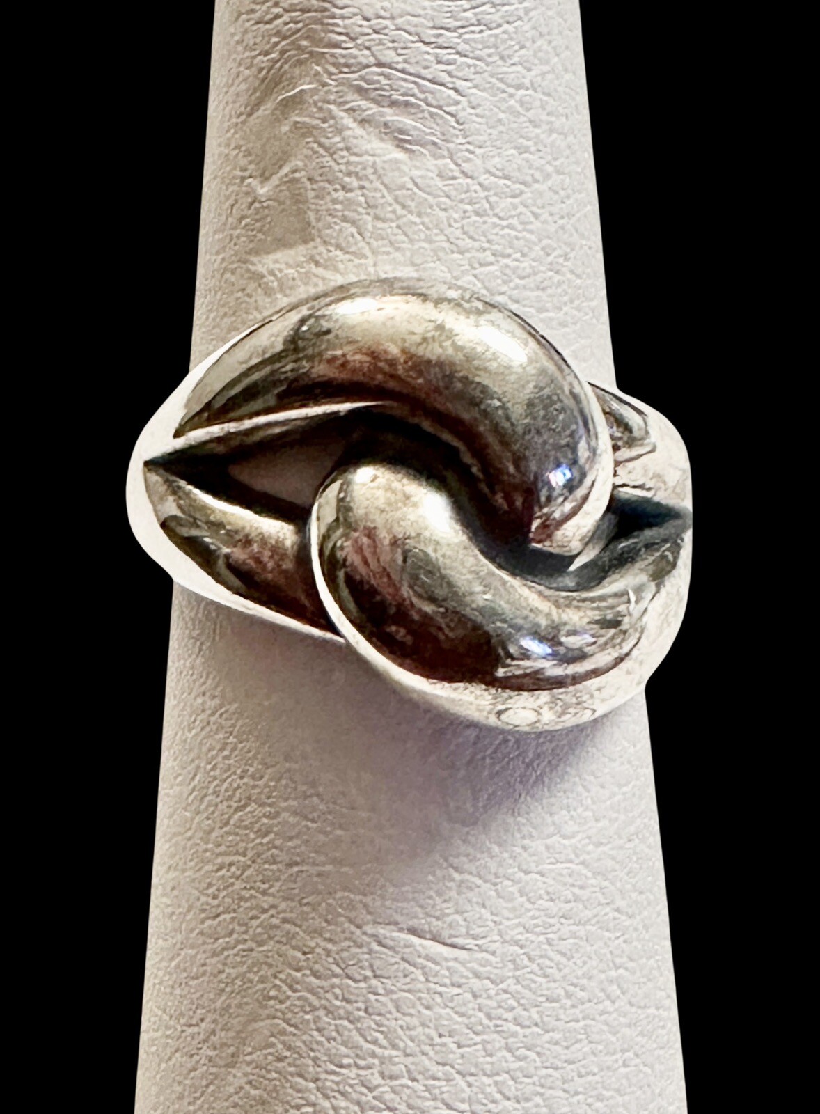 Vintage Retired Signed James Avery Interlocking Knot Sterling 925 Ring Size 5