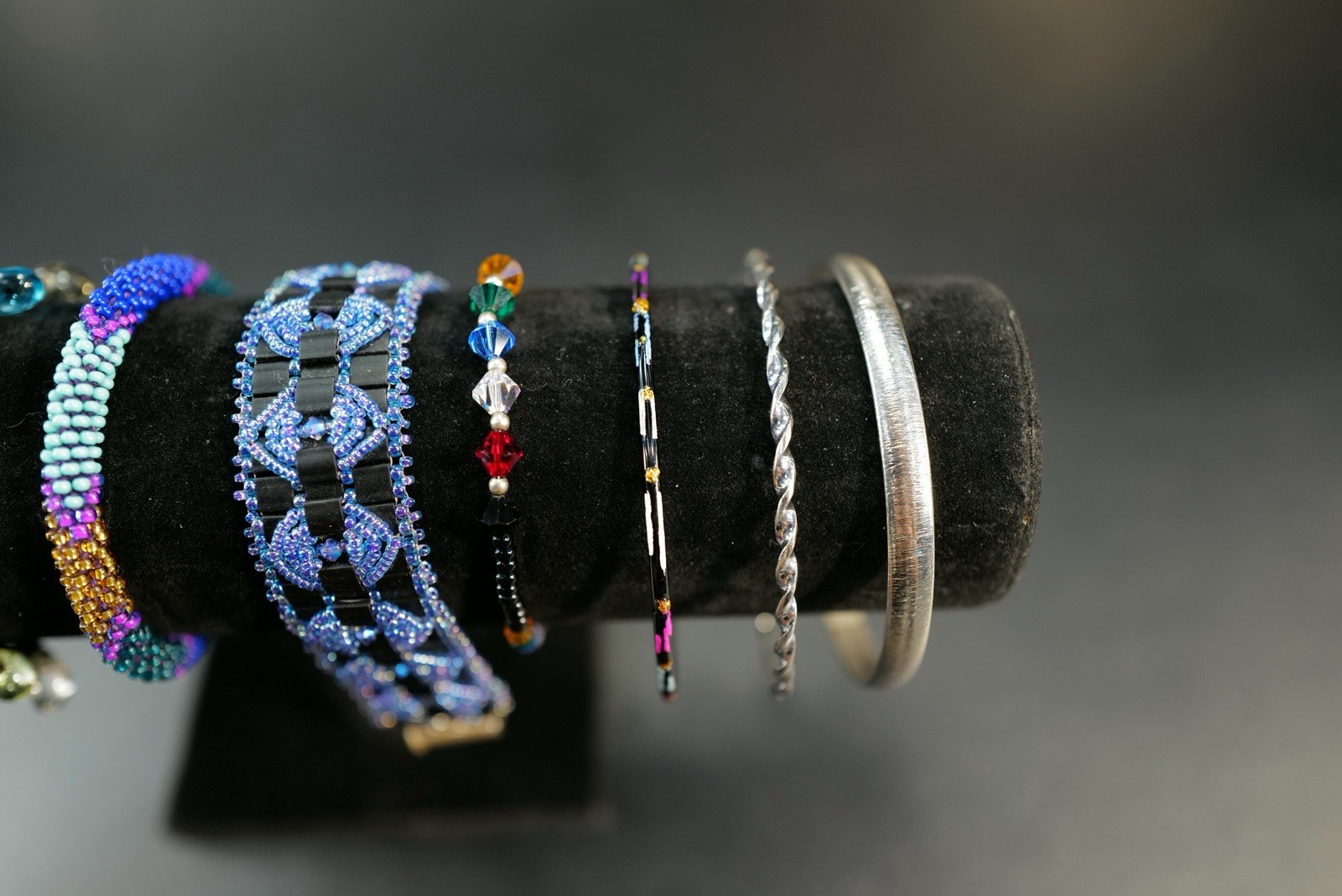 10 Pc Bracelet Silver Tone, Blue, Red, Pink & Black Mixed Styles Bangles I9
